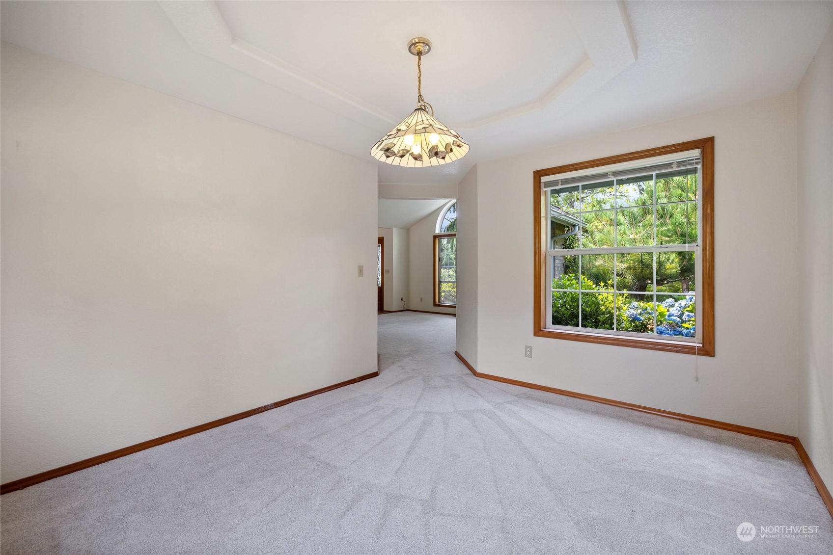 4002 Hollywood Drive NE