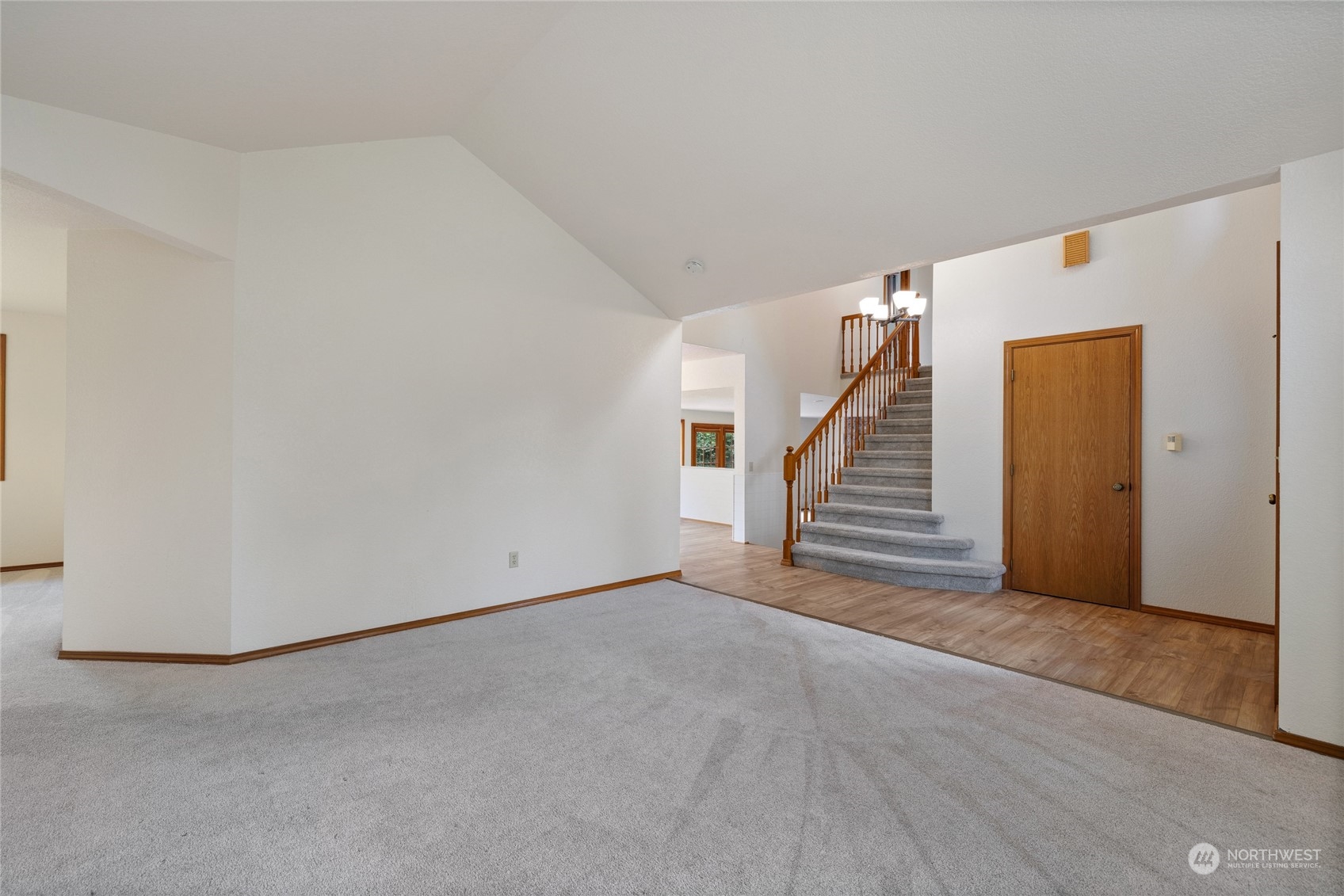 4002 Hollywood Drive NE