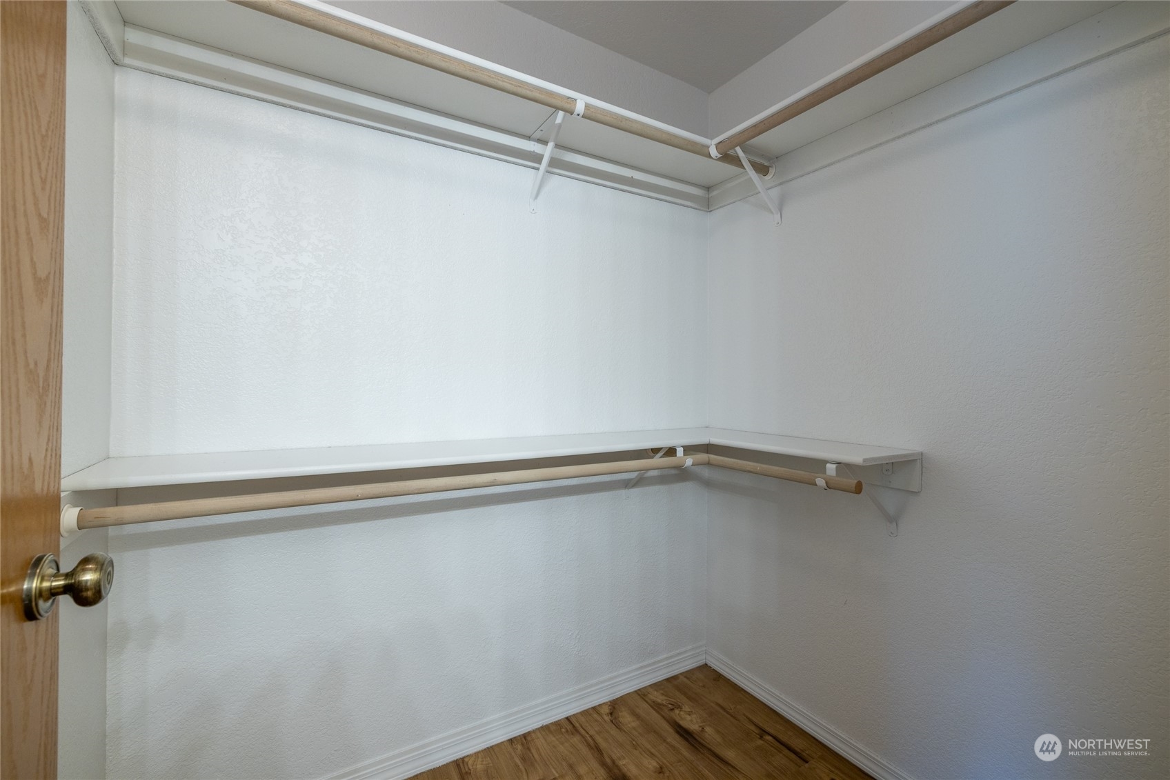 4002 Hollywood Drive NE