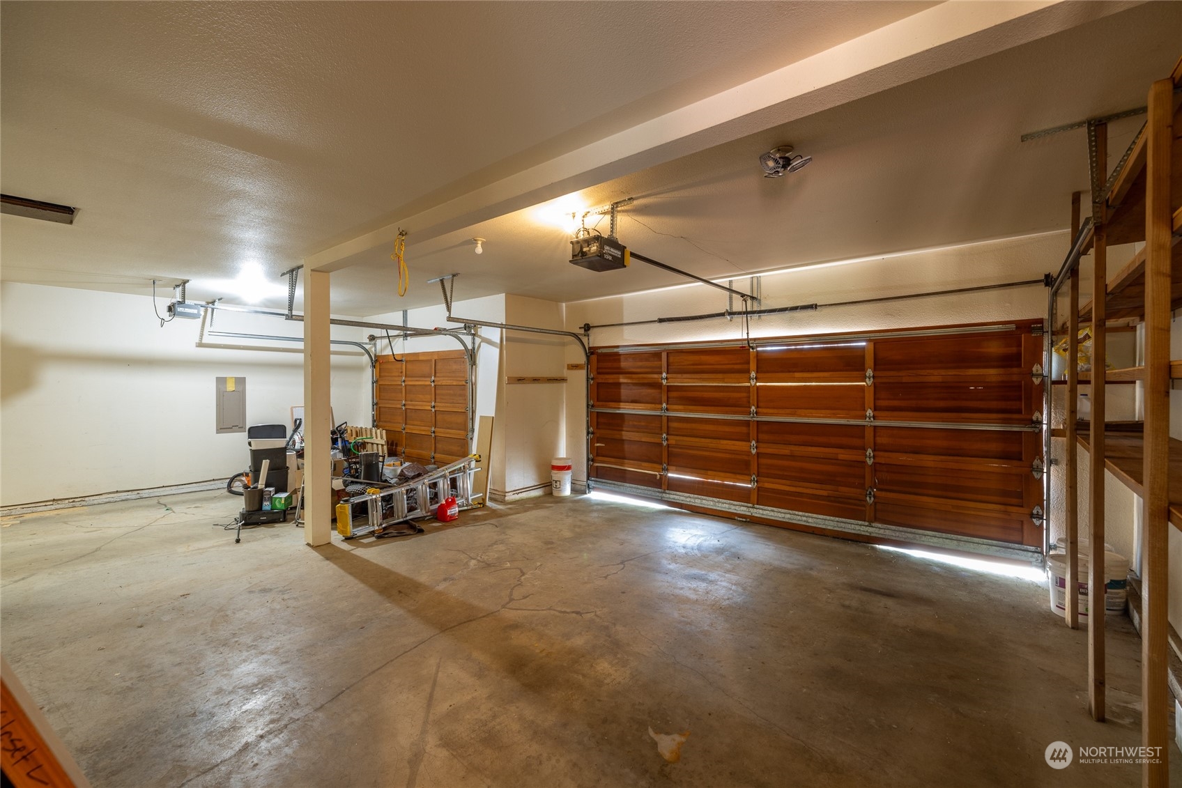 4002 Hollywood Drive NE