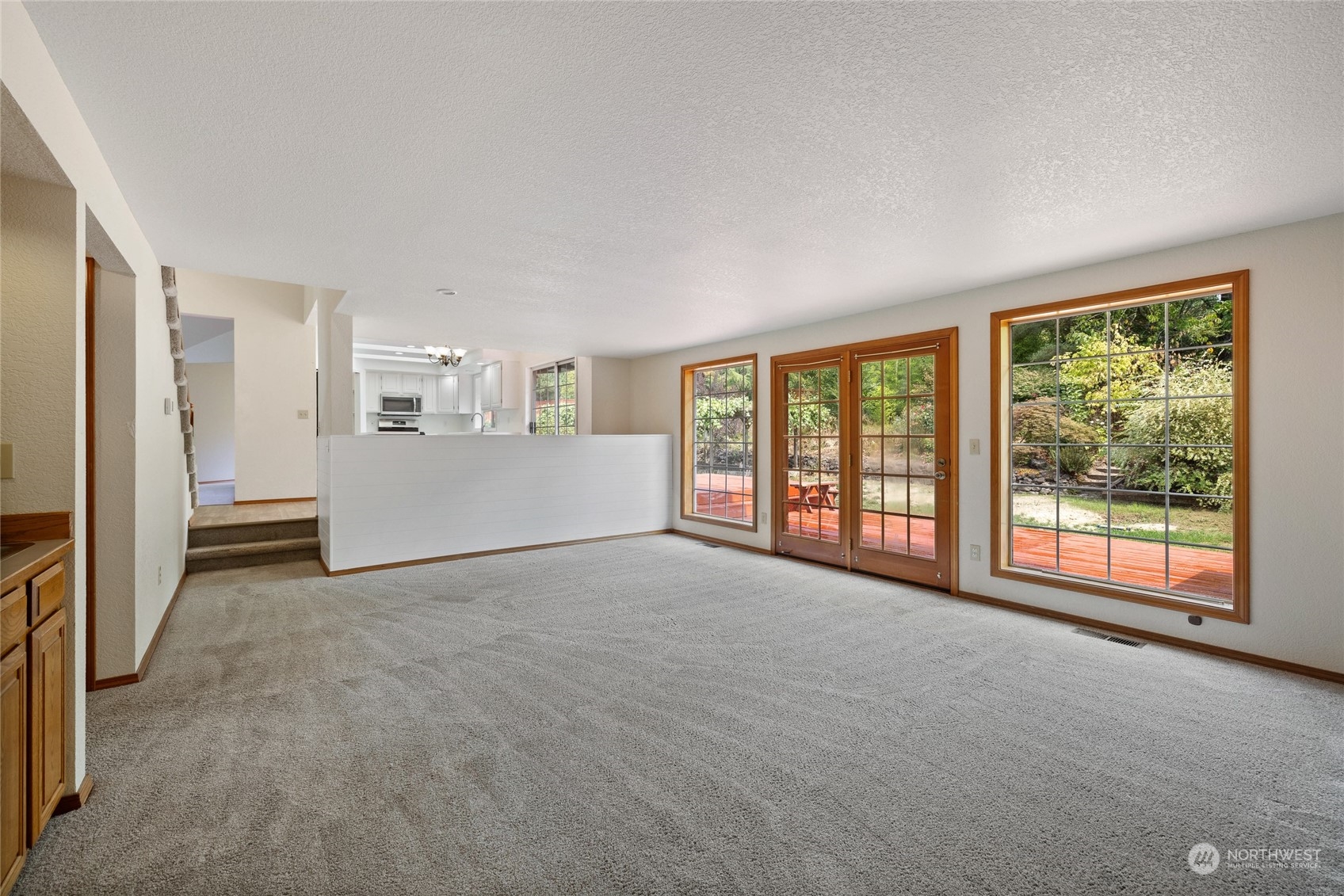 4002 Hollywood Drive NE