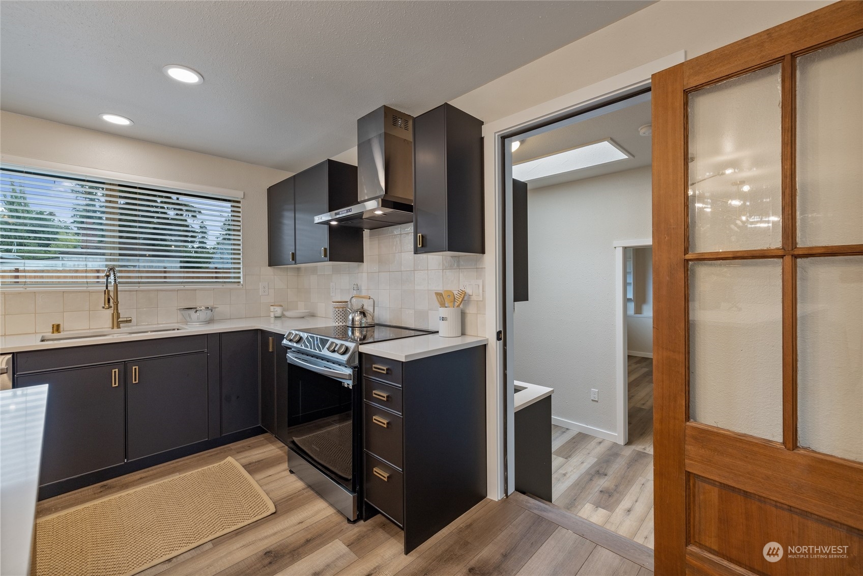 8725 Newgrove Avenue SW