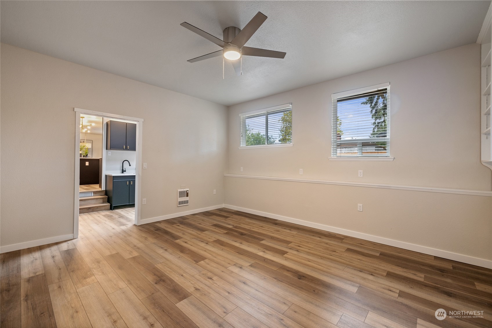 8725 Newgrove Avenue SW