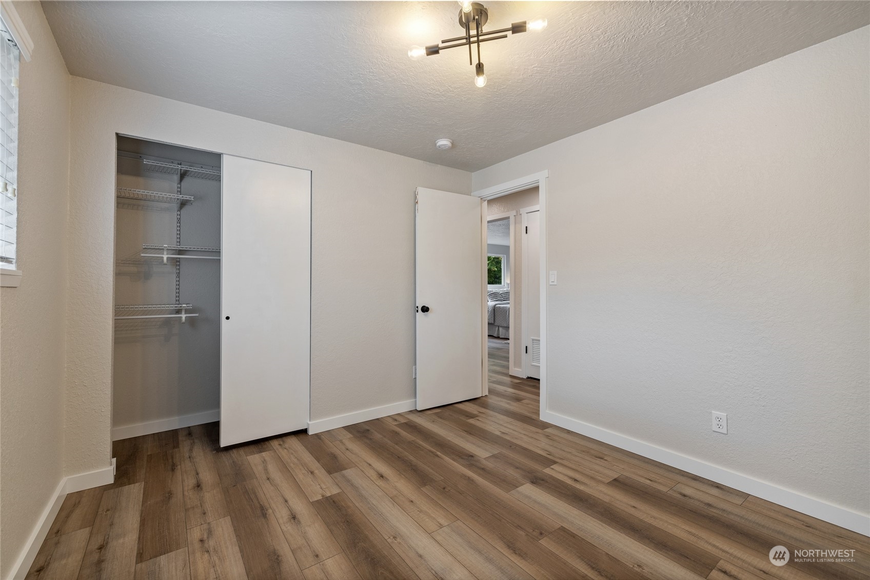 8725 Newgrove Avenue SW