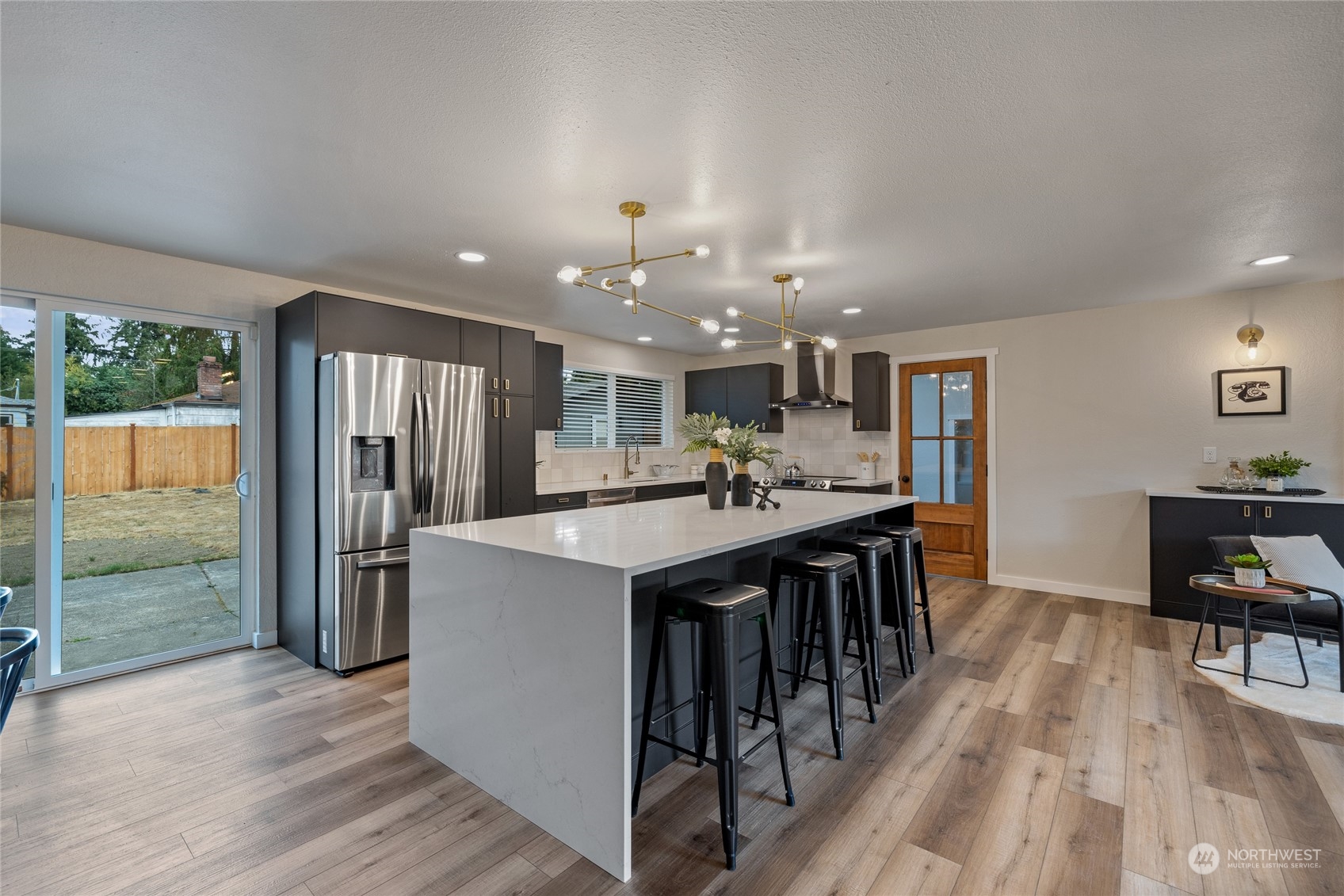 8725 Newgrove Avenue SW