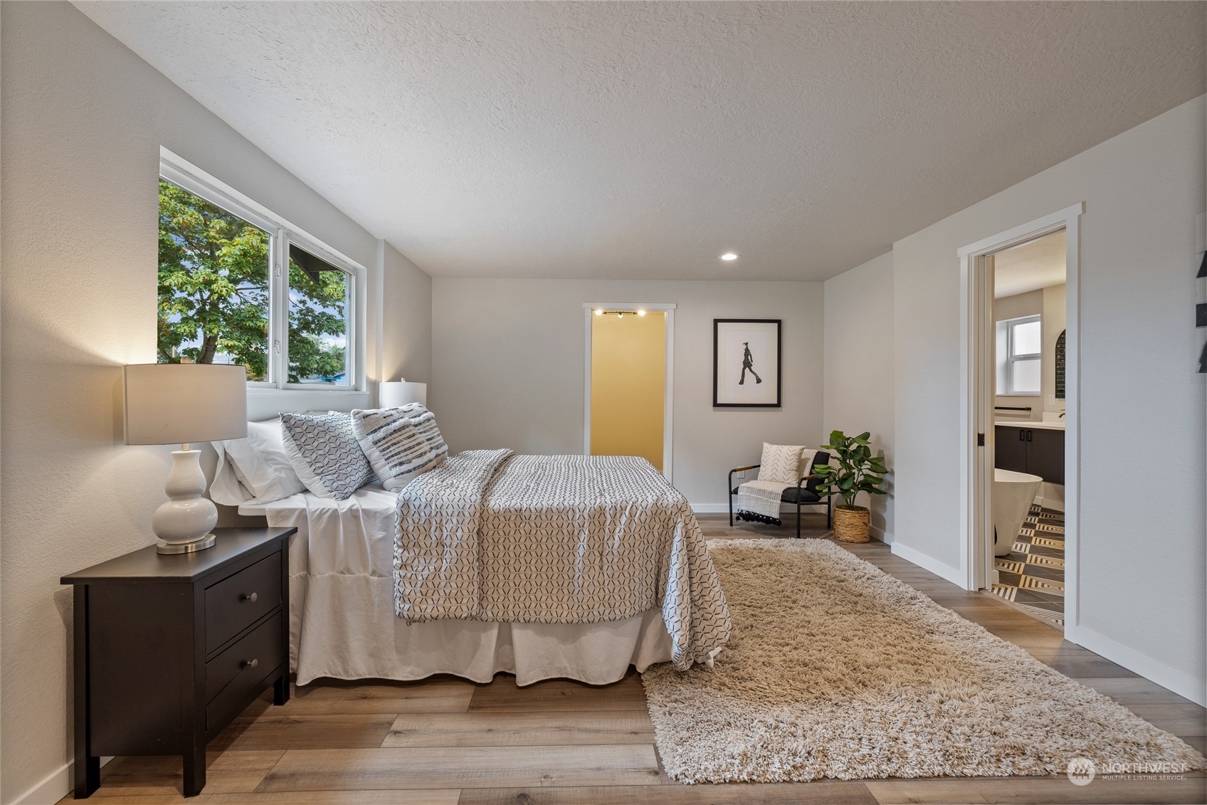 8725 Newgrove Avenue SW