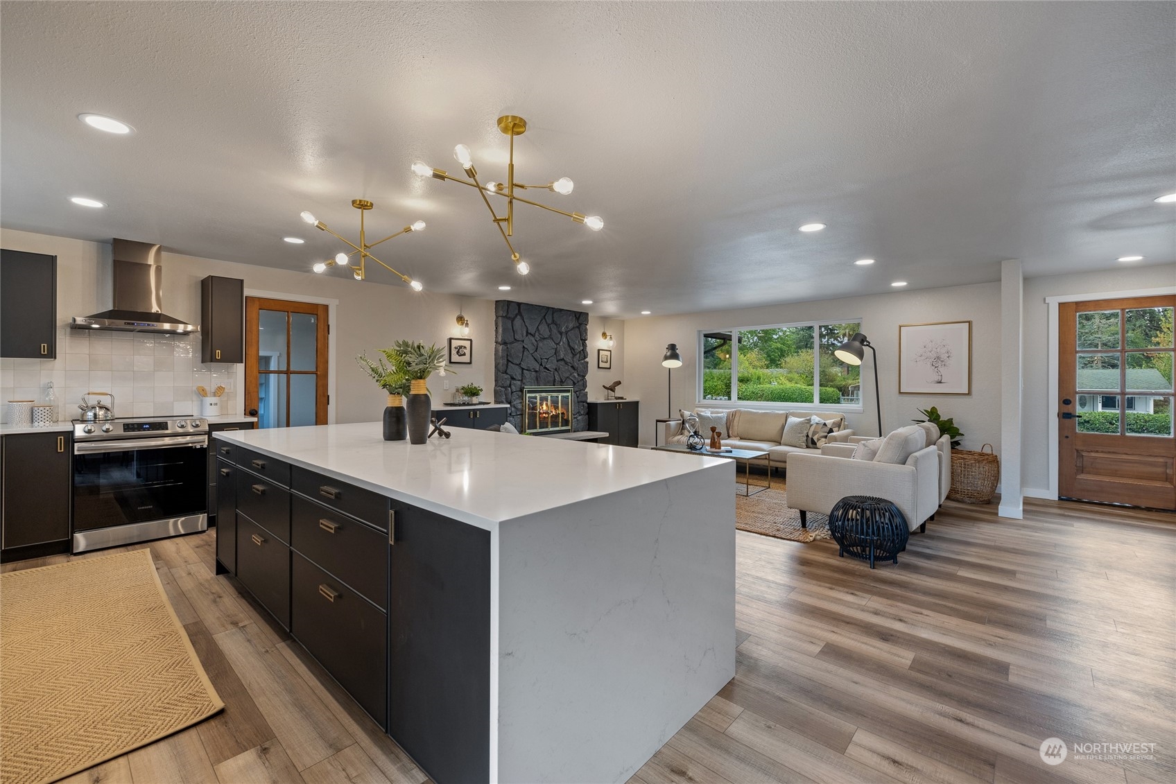 8725 Newgrove Avenue SW