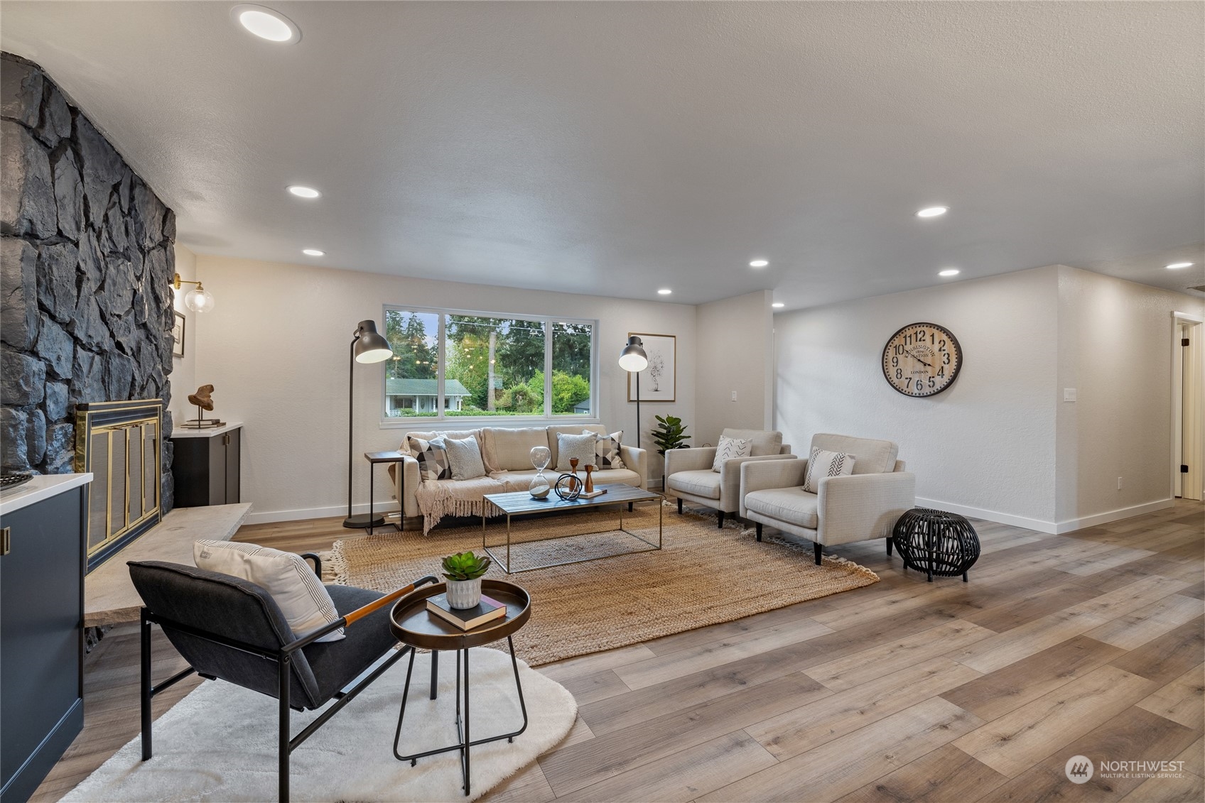 8725 Newgrove Avenue SW