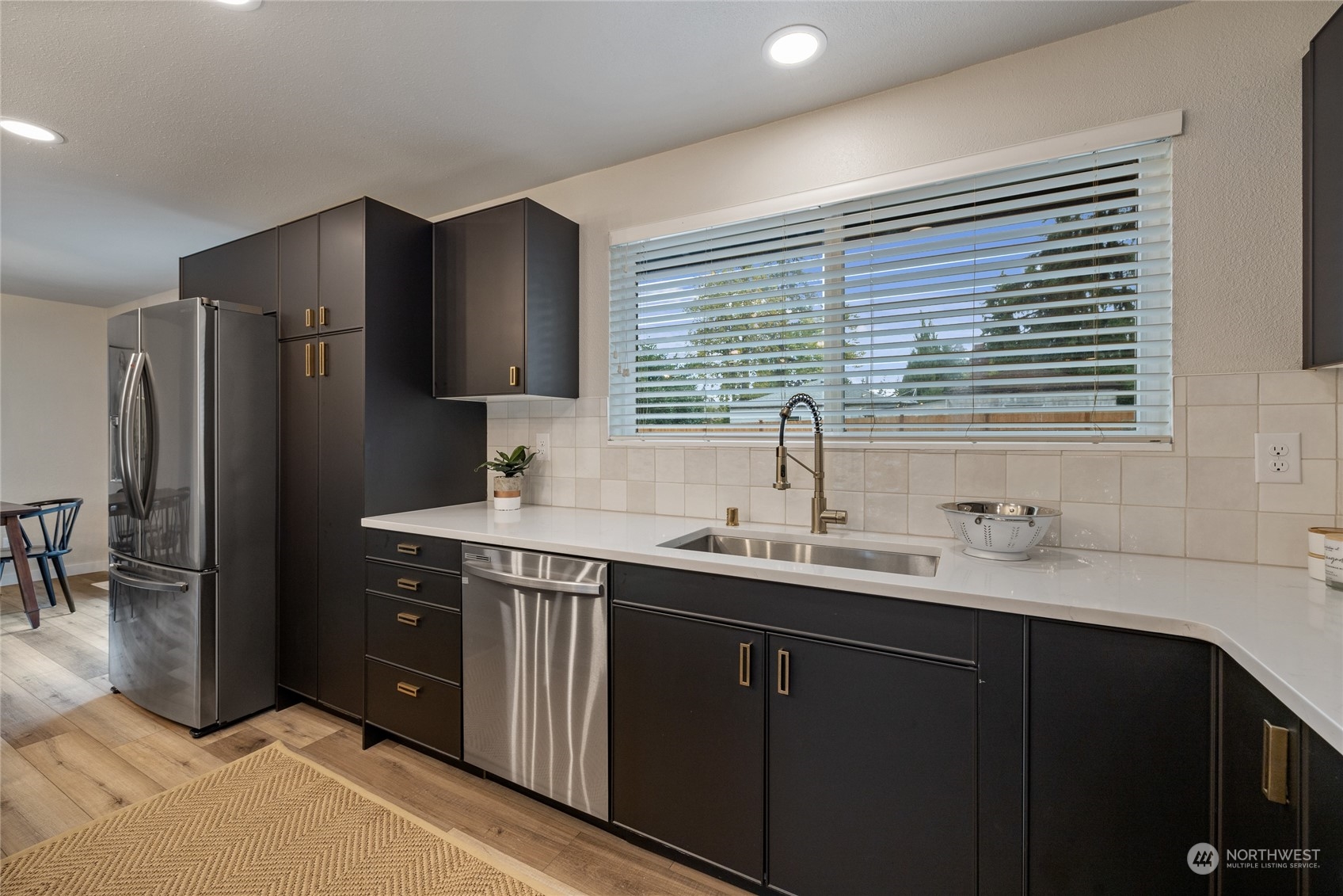 8725 Newgrove Avenue SW