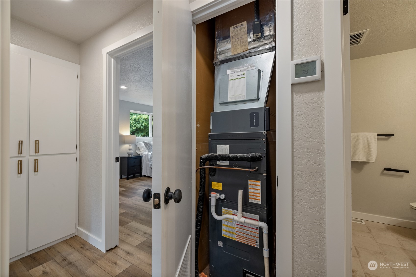 8725 Newgrove Avenue SW