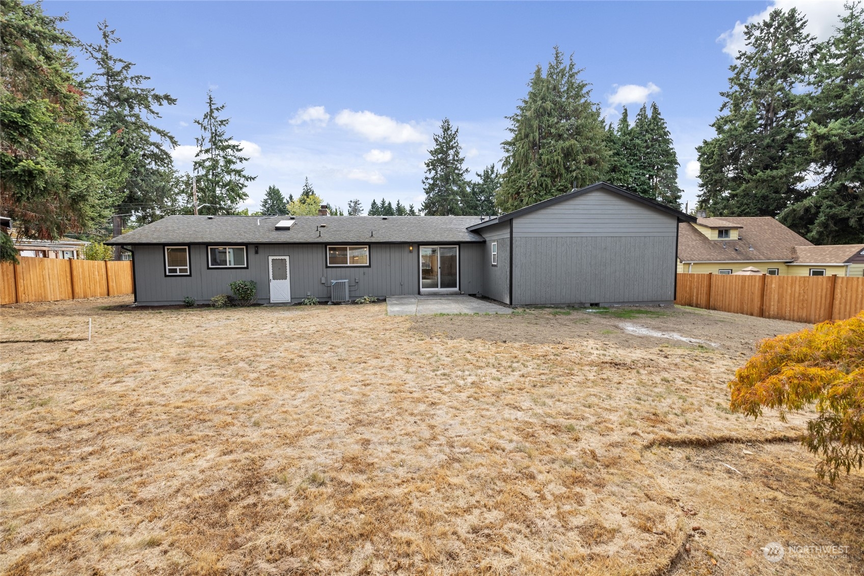 8725 Newgrove Avenue SW