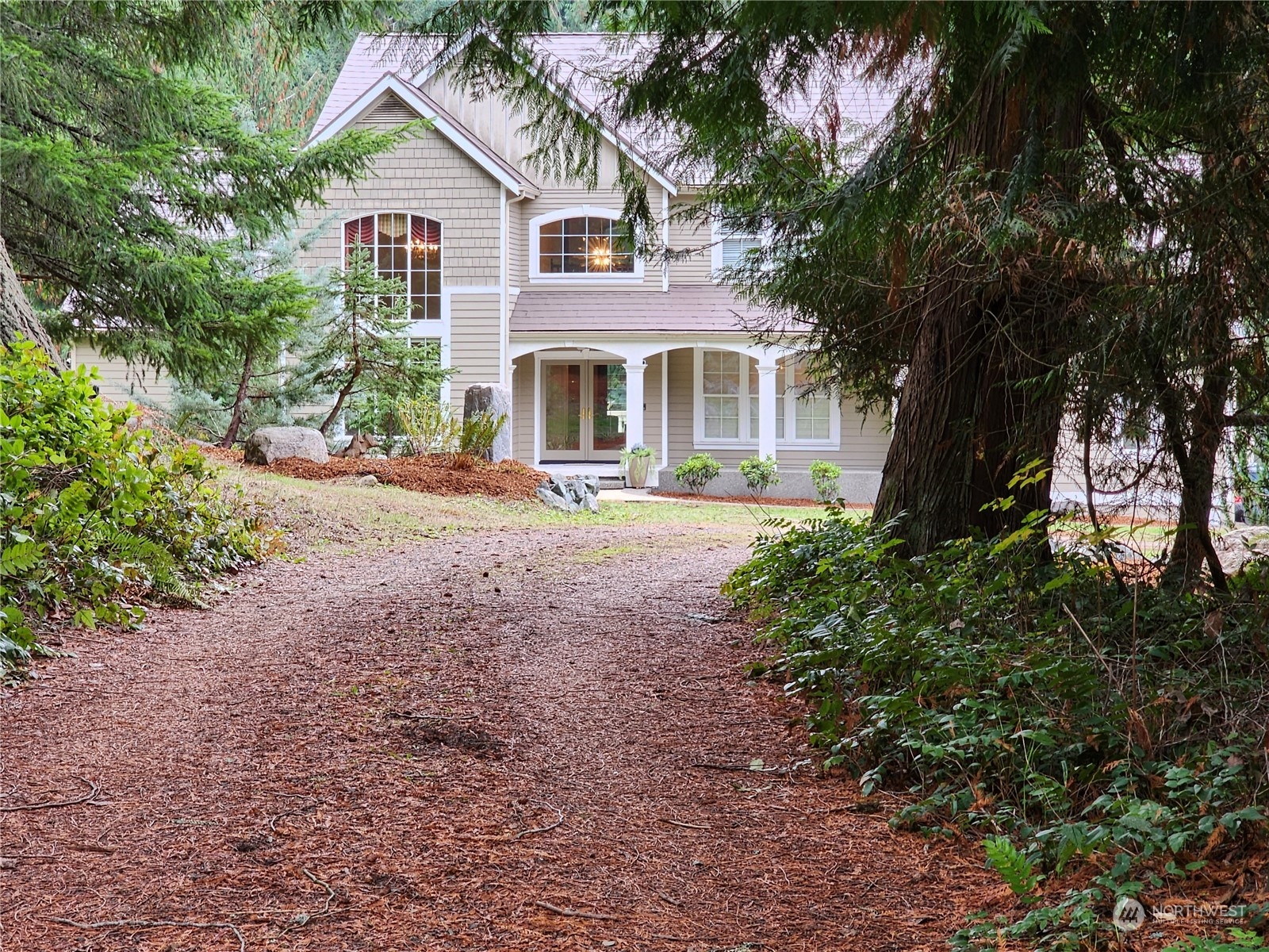 22504 Country Drive E