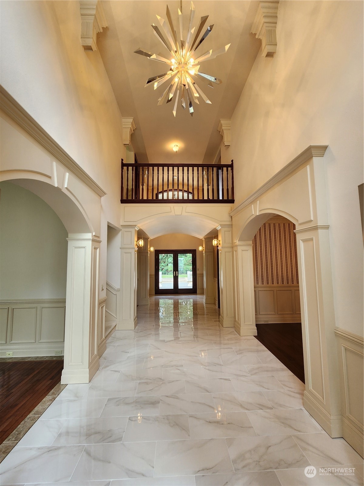 22504 Country Drive E