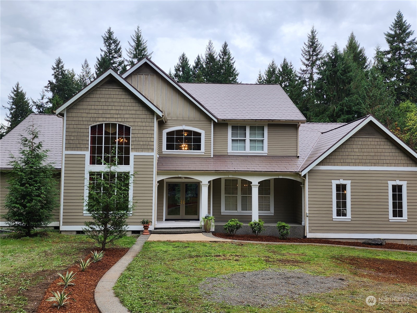 22504 Country Drive E