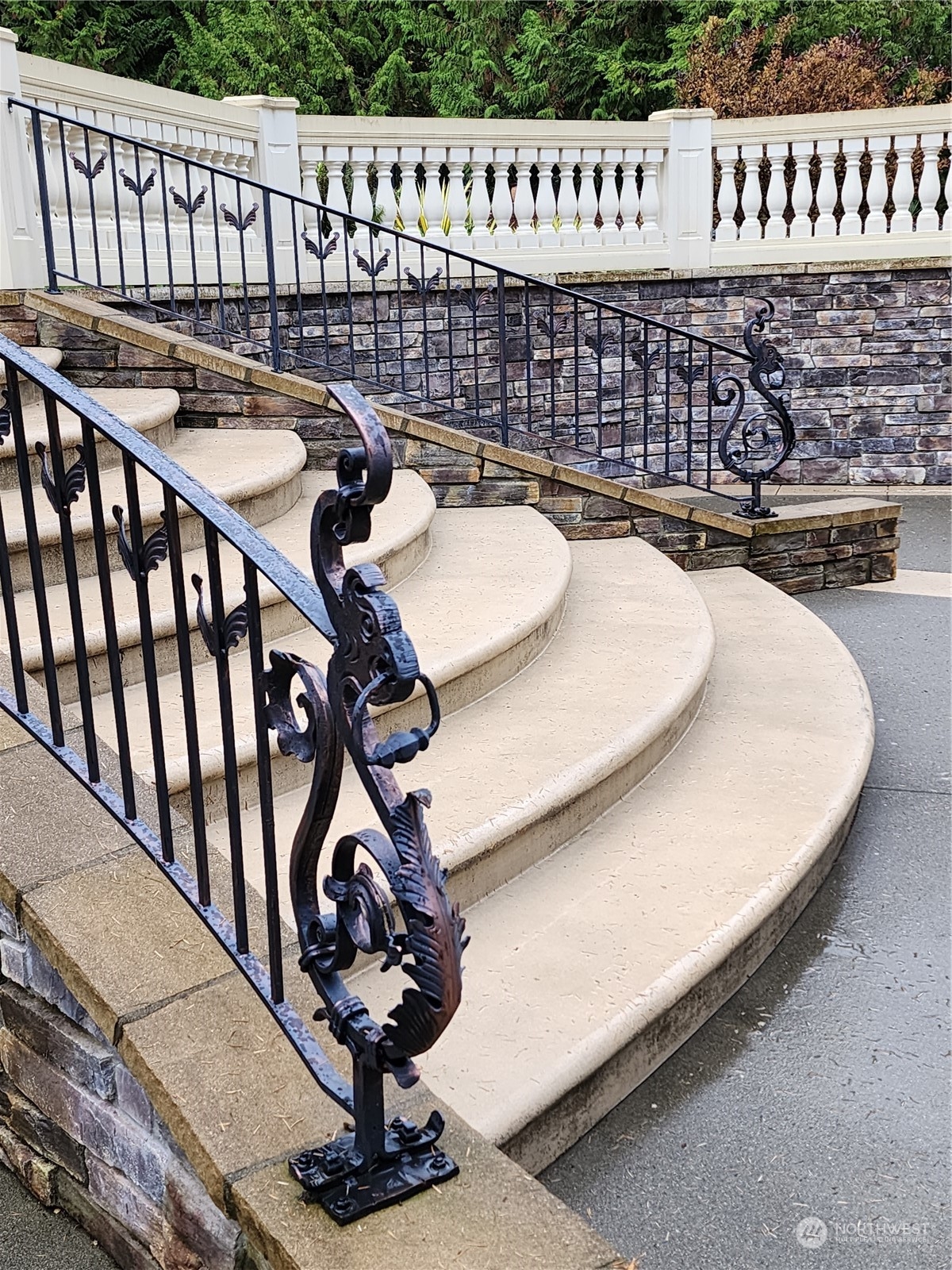 22504 Country Drive E