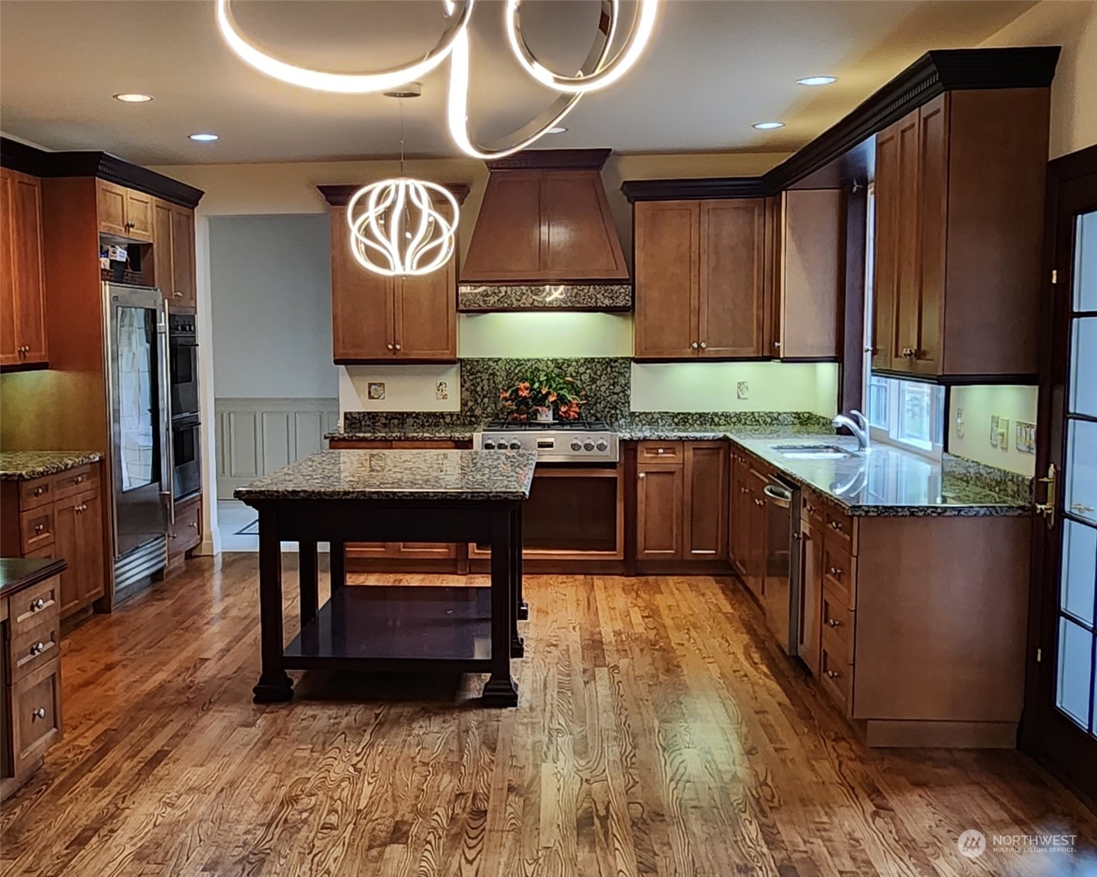 22504 Country Drive E