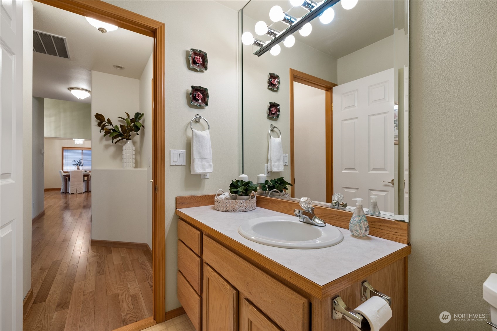 1103 21st Street Pl NW