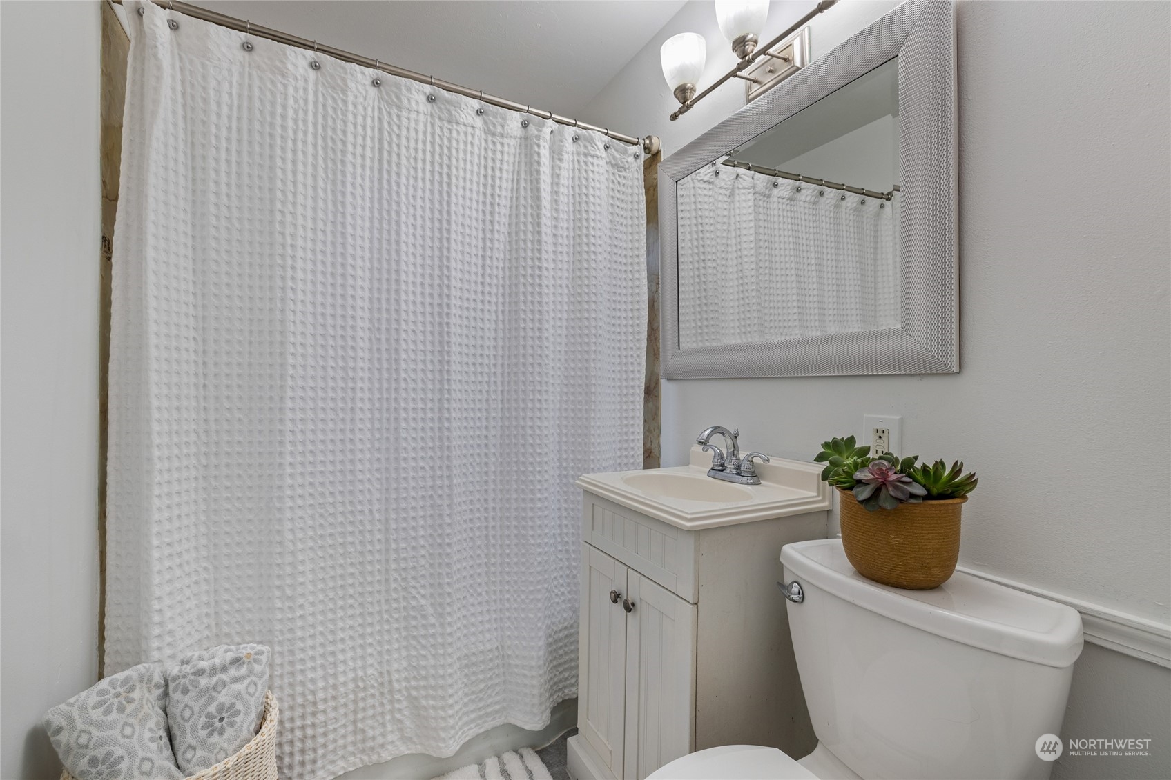 3121 Glendale Drive W