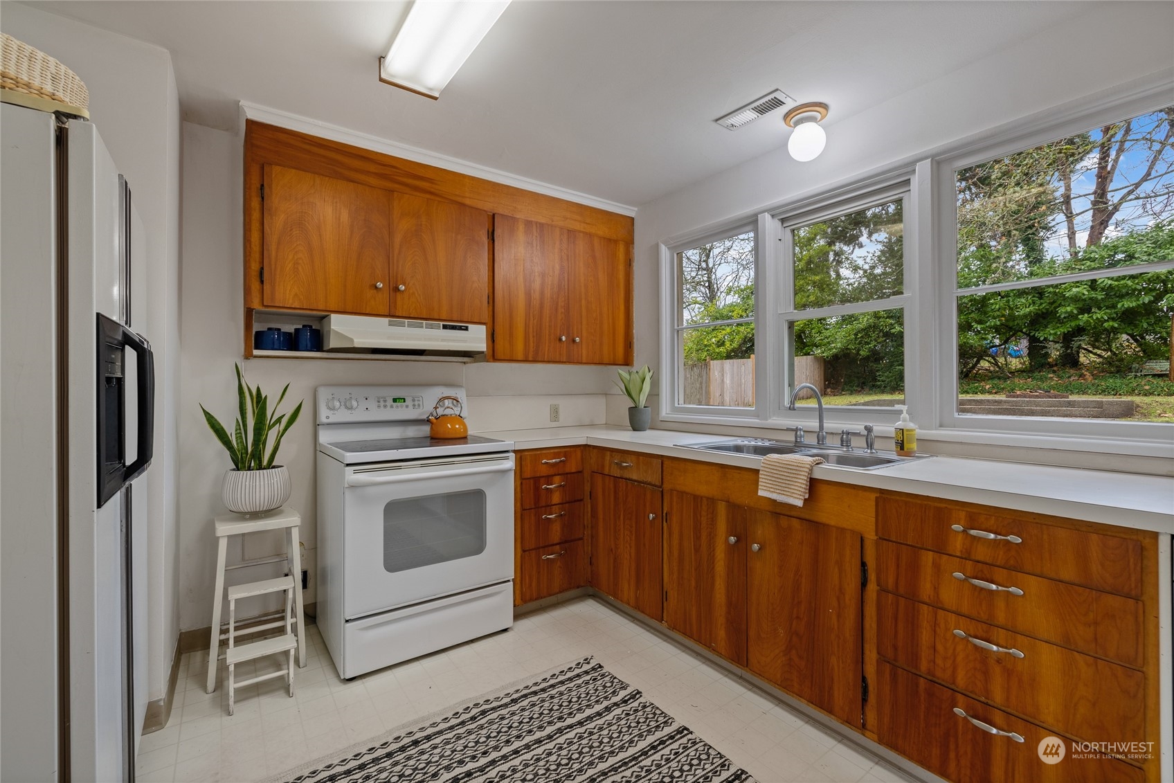 3121 Glendale Drive W