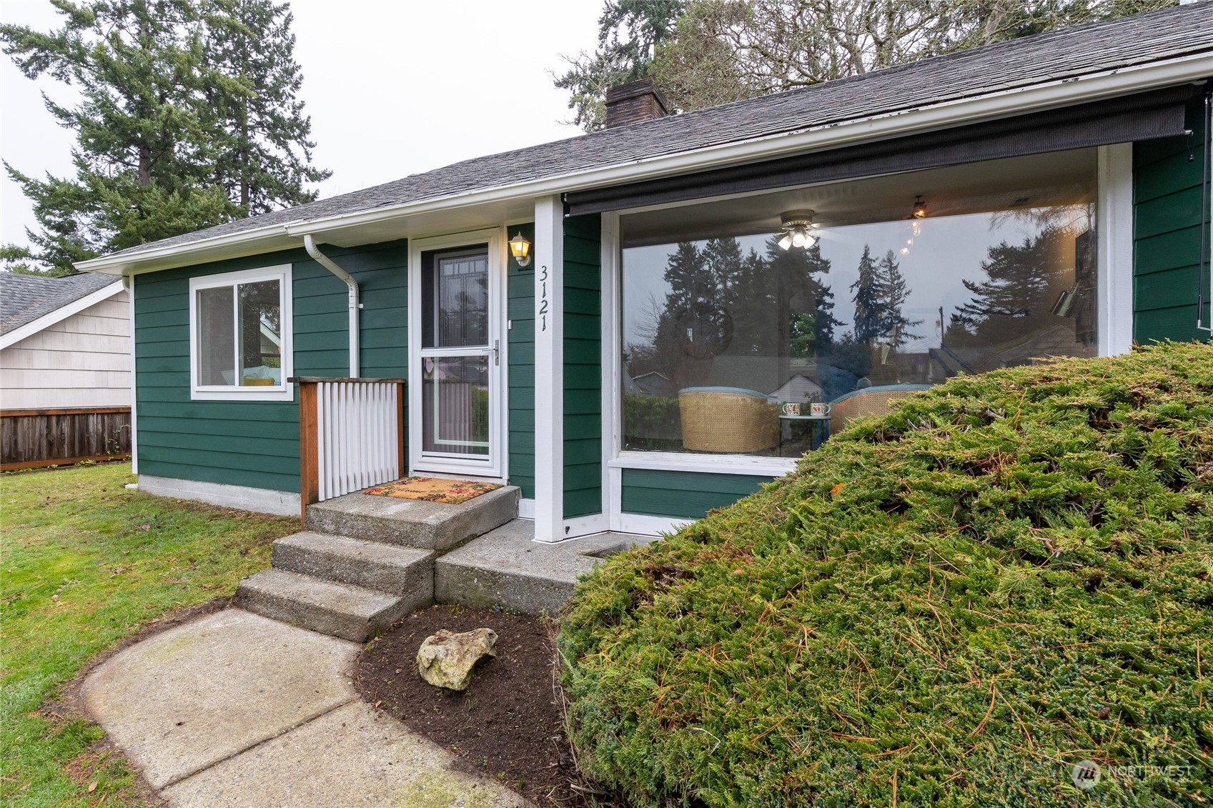 3121 Glendale Drive W