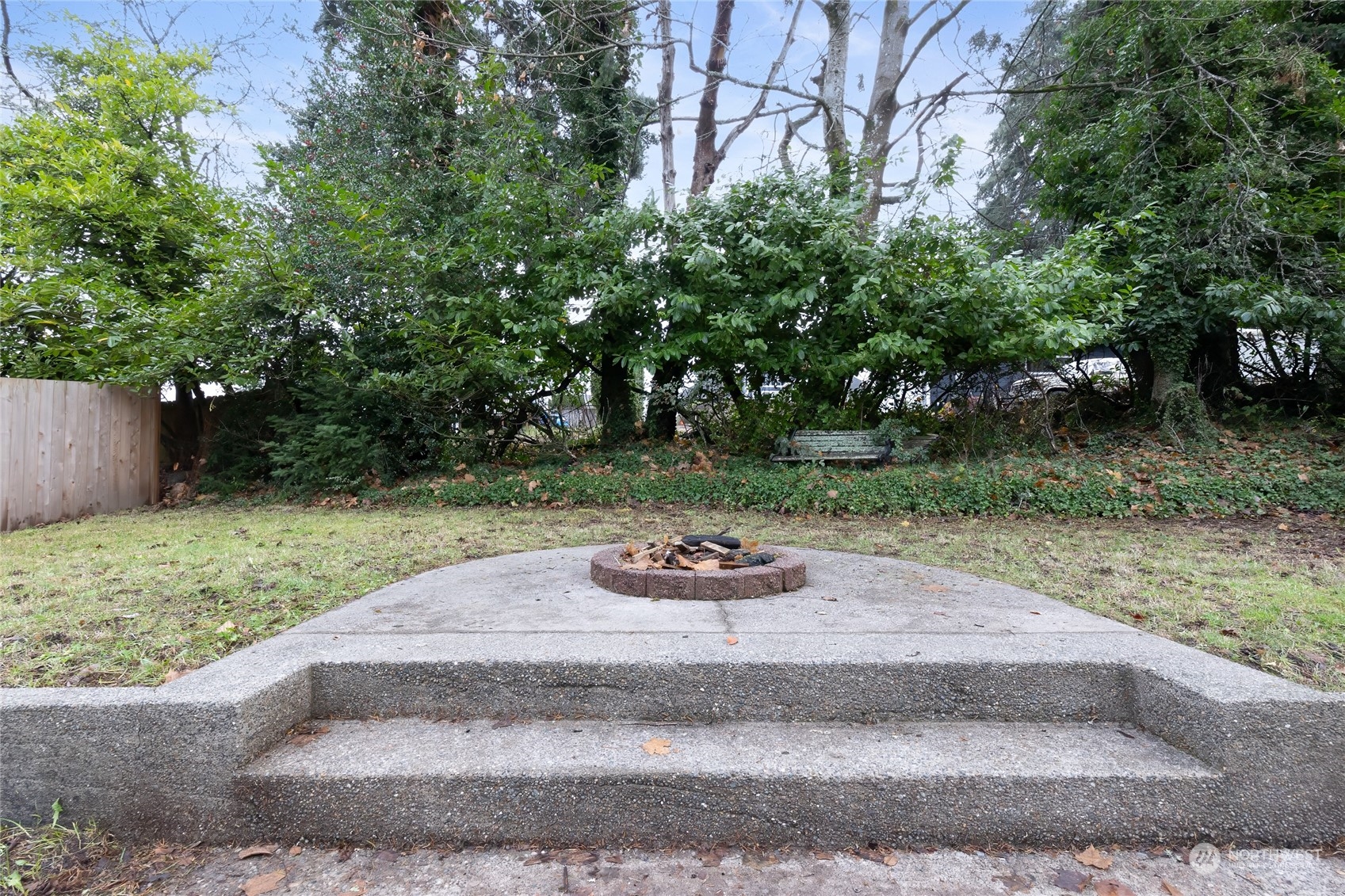 3121 Glendale Drive W