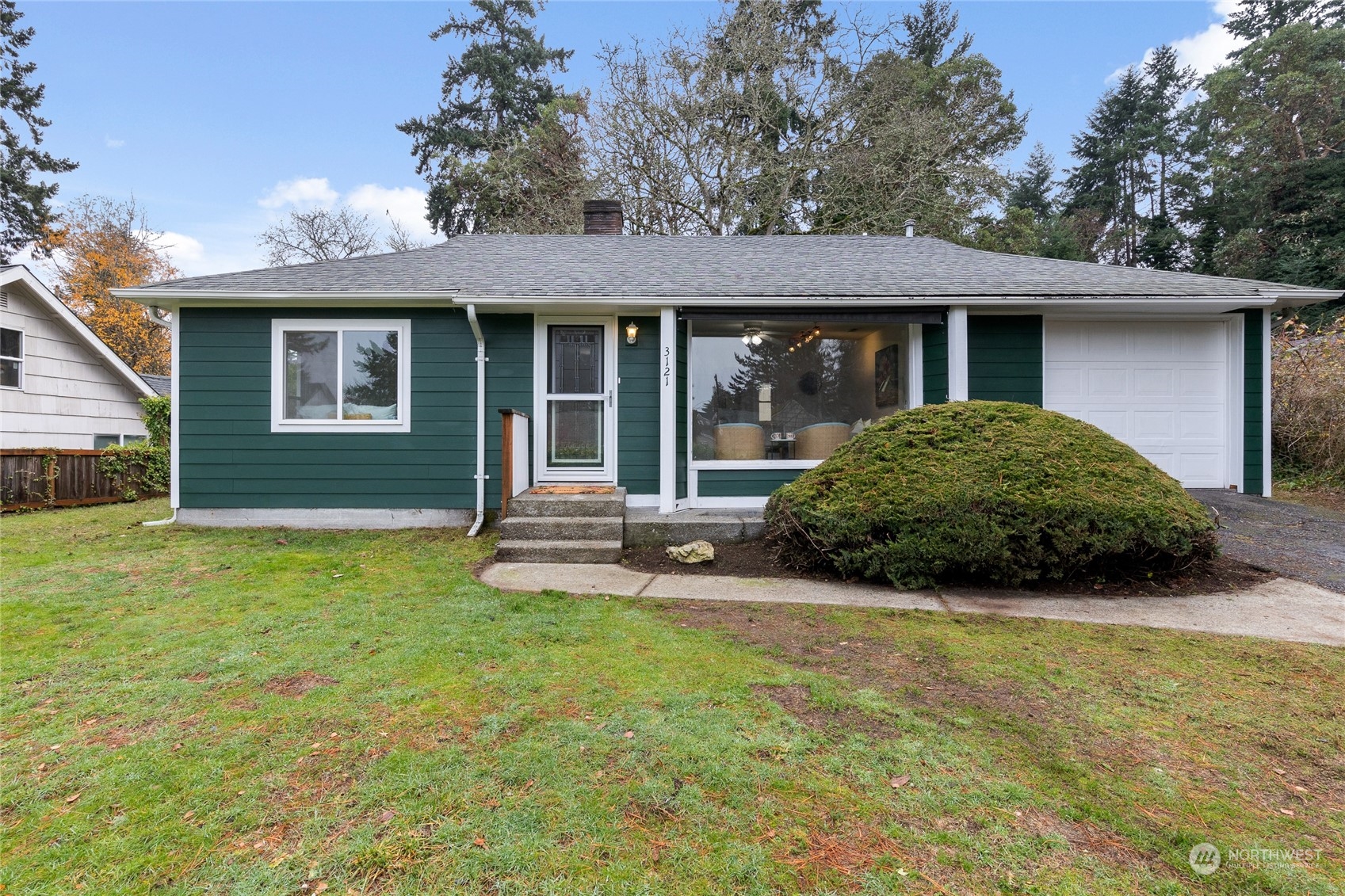 3121 Glendale Drive W