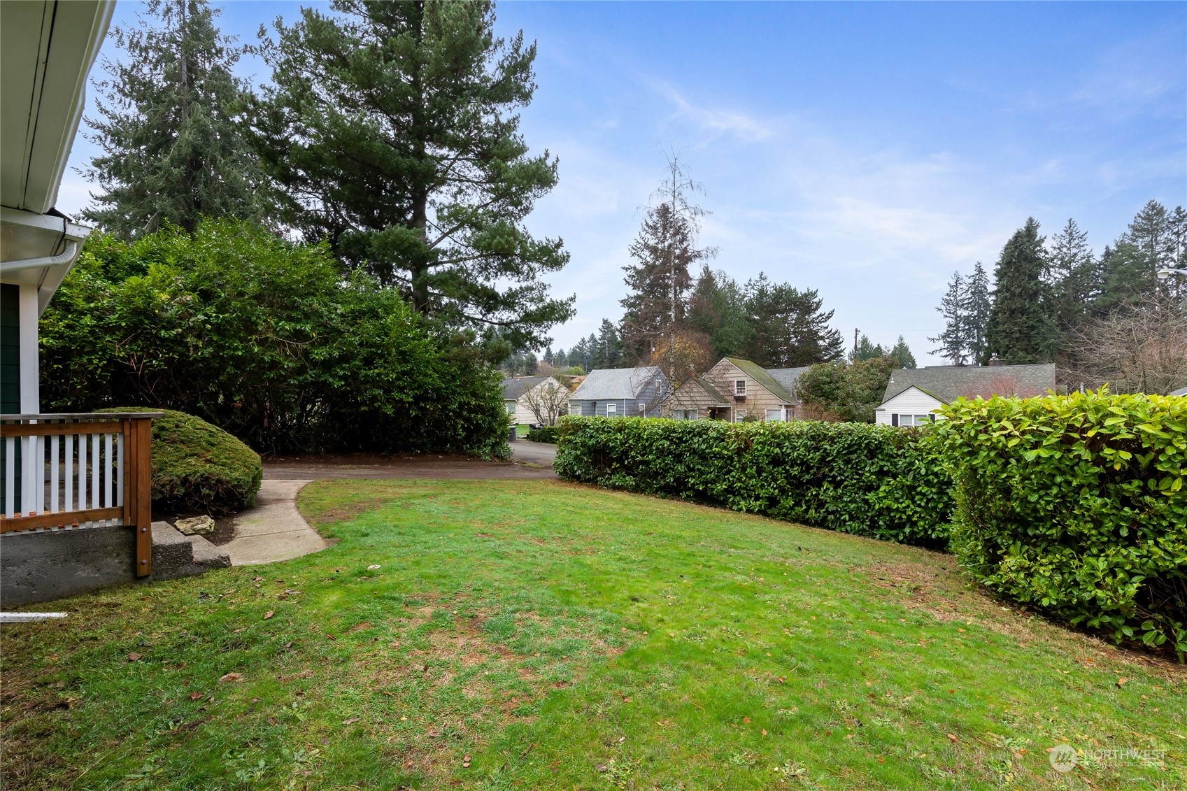 3121 Glendale Drive W