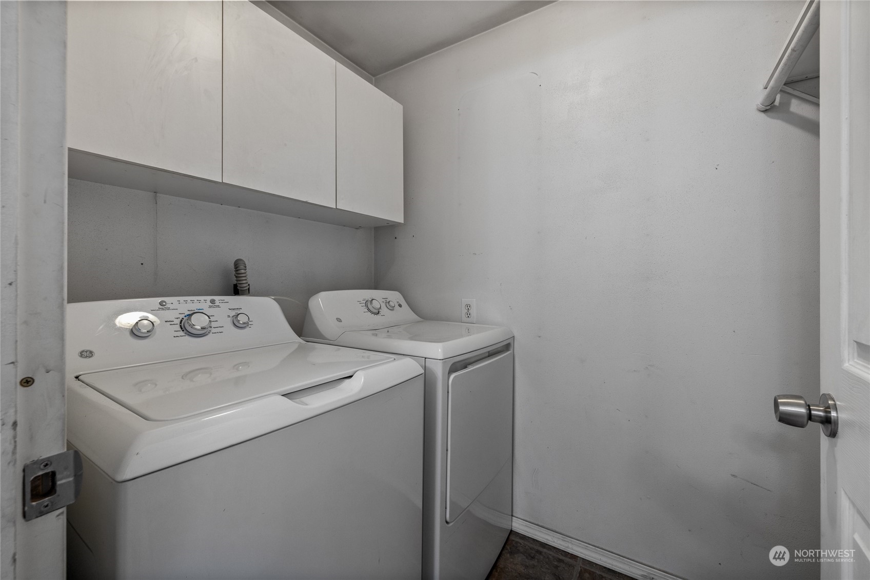 3121 Glendale Drive W