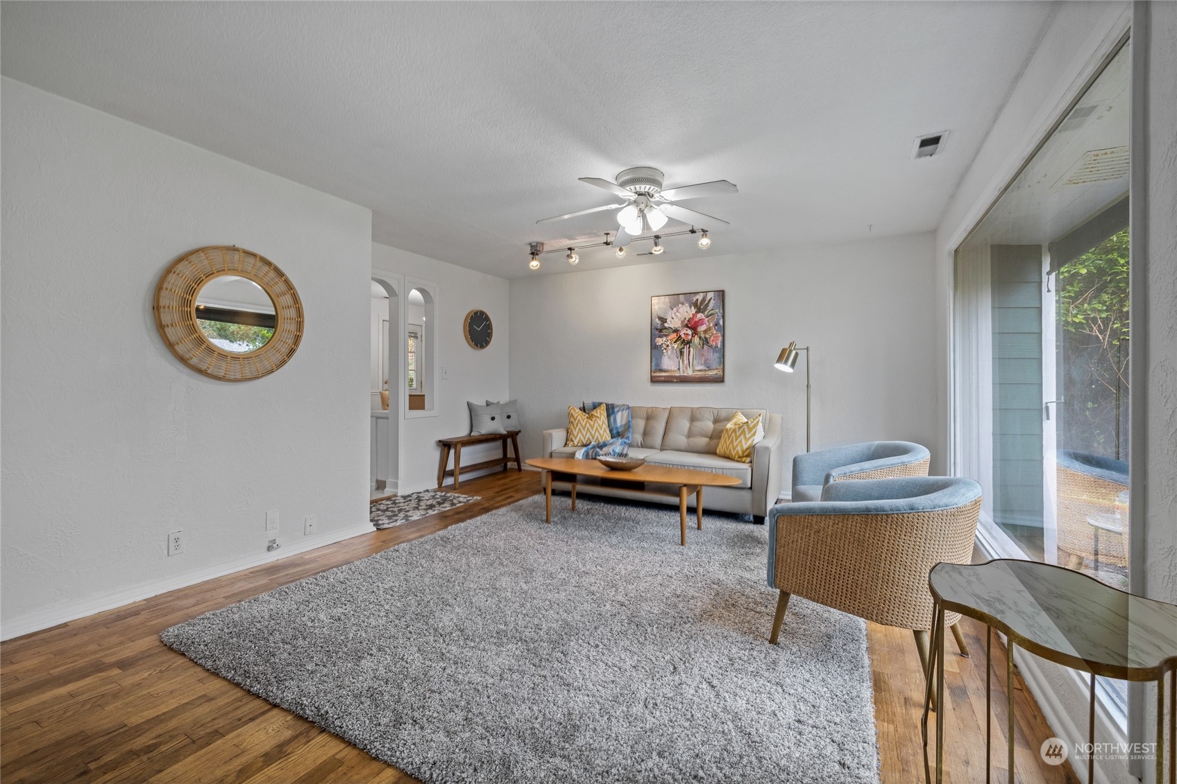 3121 Glendale Drive W