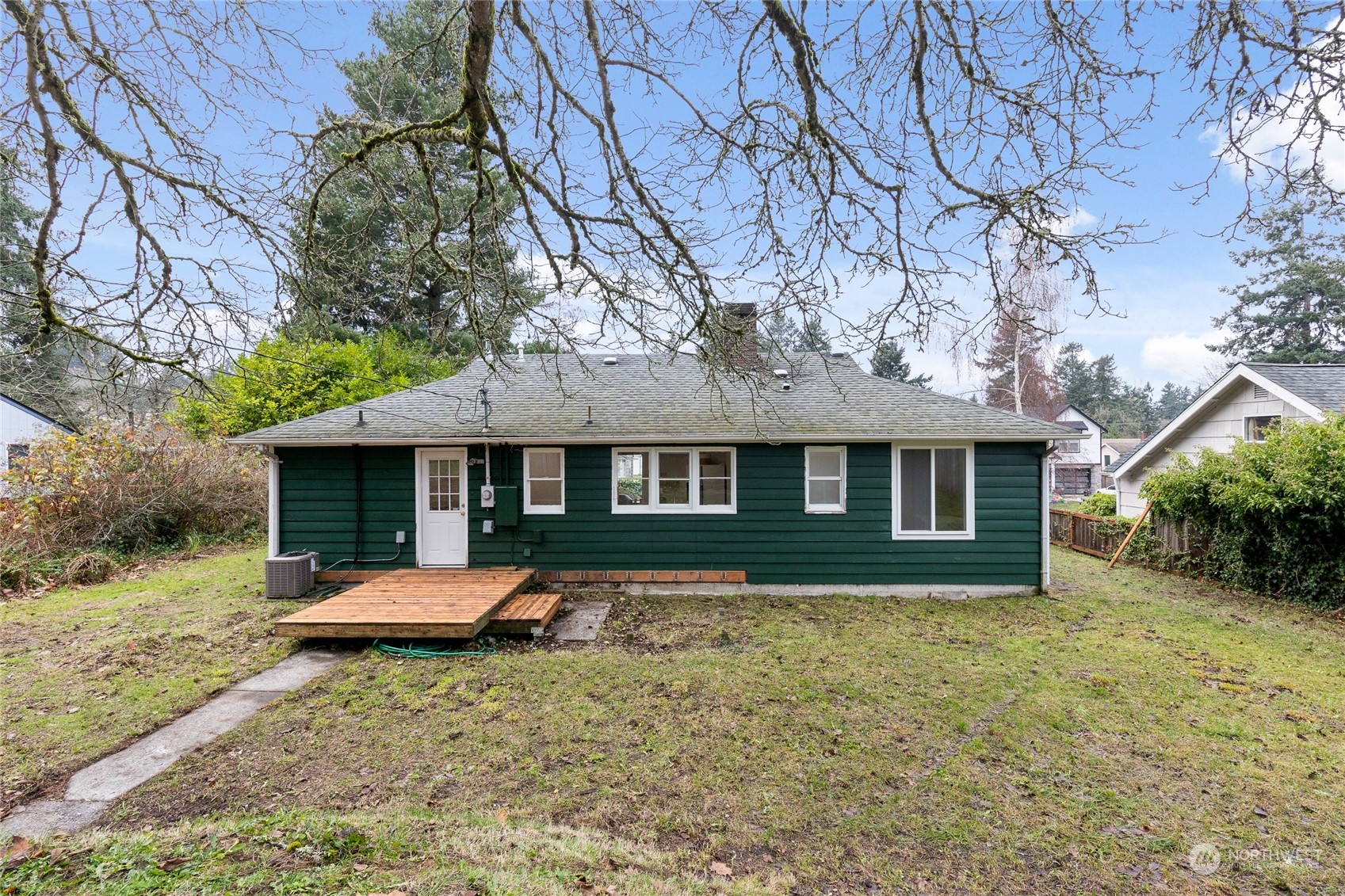 3121 Glendale Drive W