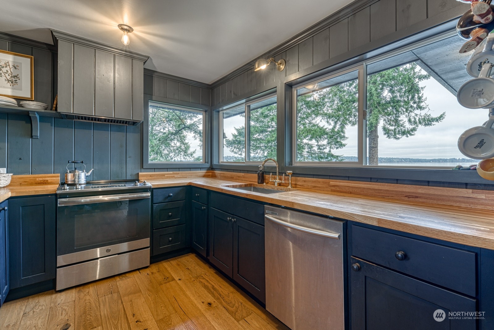 14417 Outer Bay Road