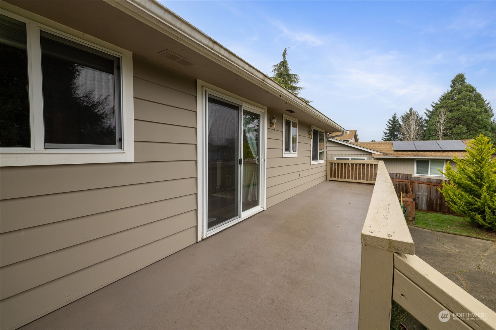 1823 N Vassault Street