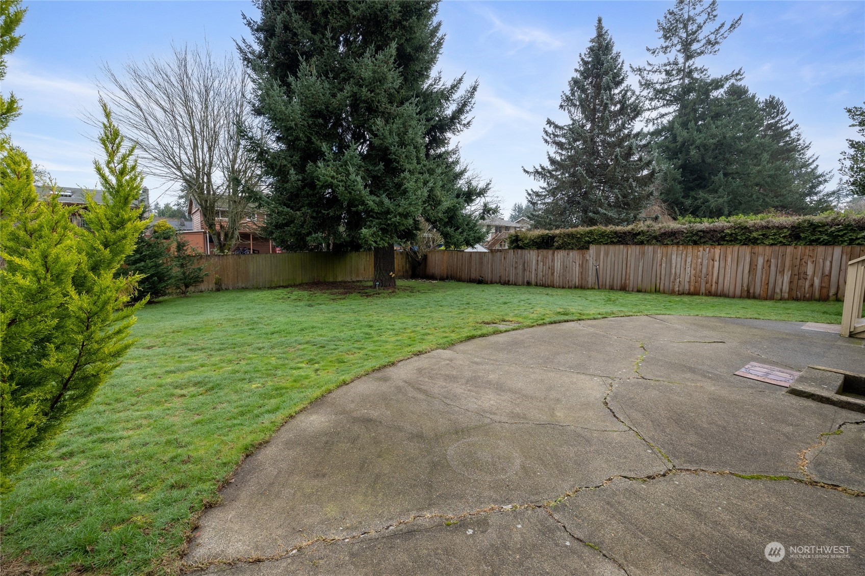 1823 N Vassault Street