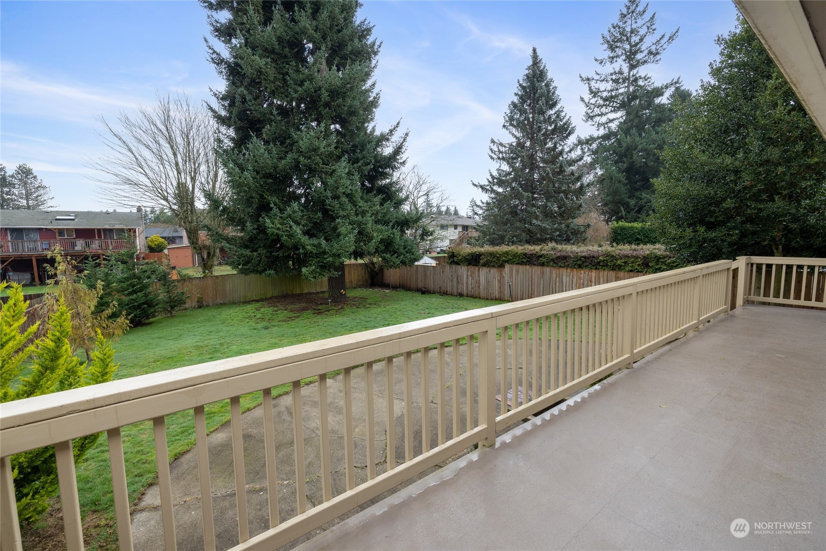 1823 N Vassault Street