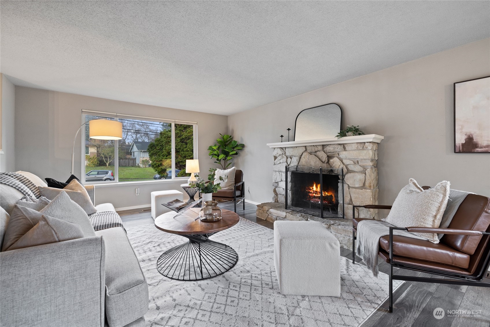 1823 N Vassault Street