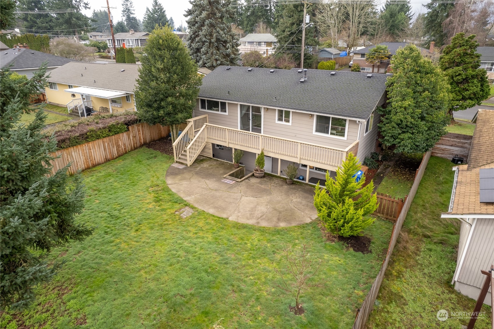 1823 N Vassault Street