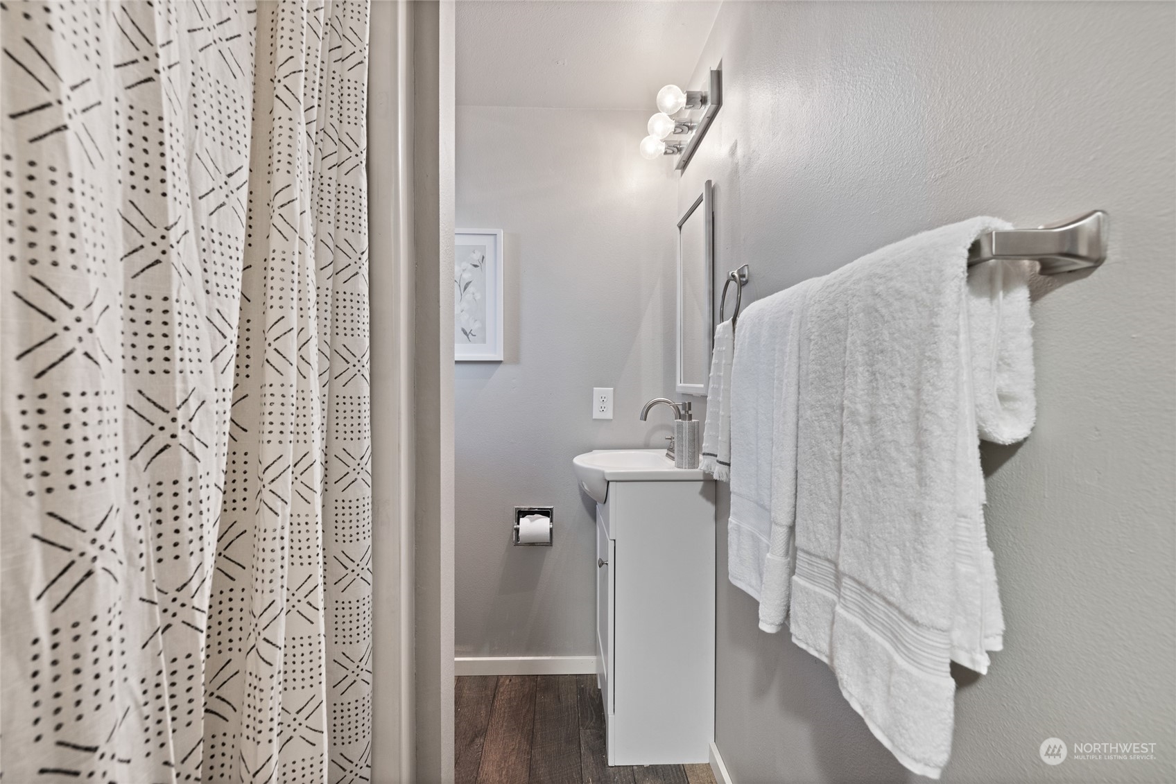 1823 N Vassault Street