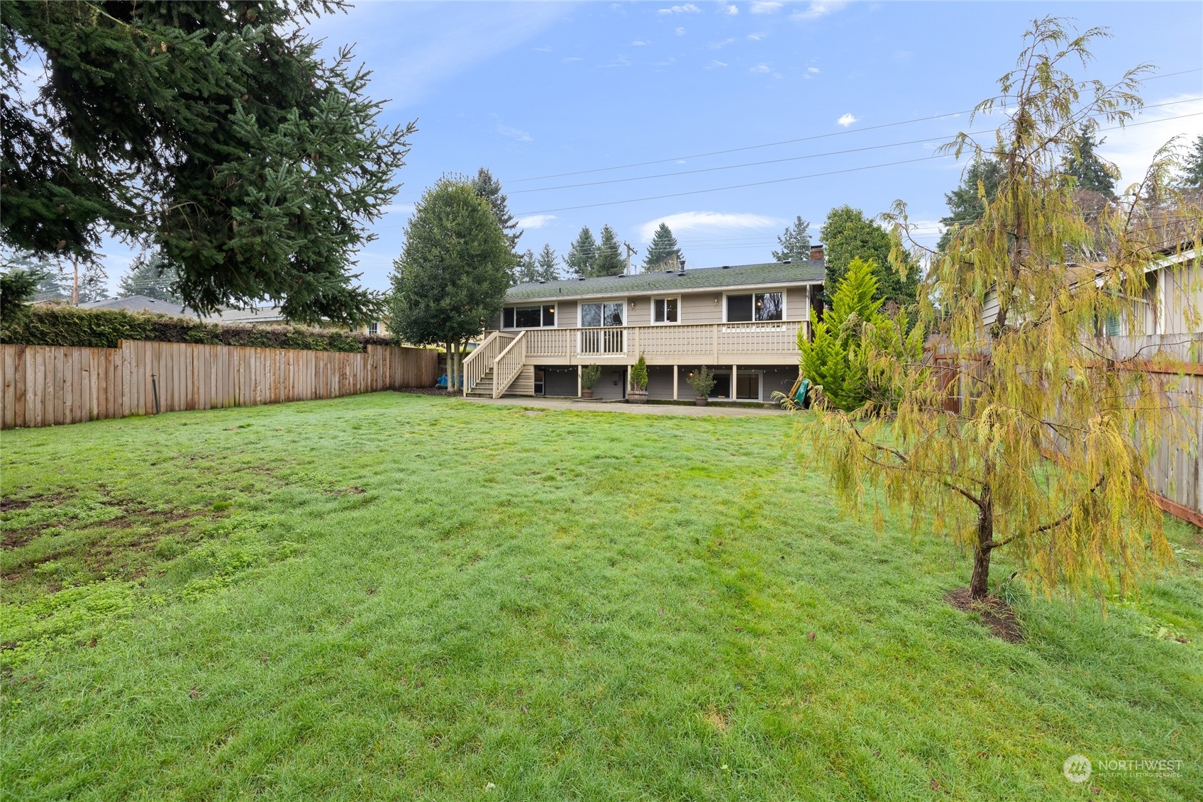 1823 N Vassault Street