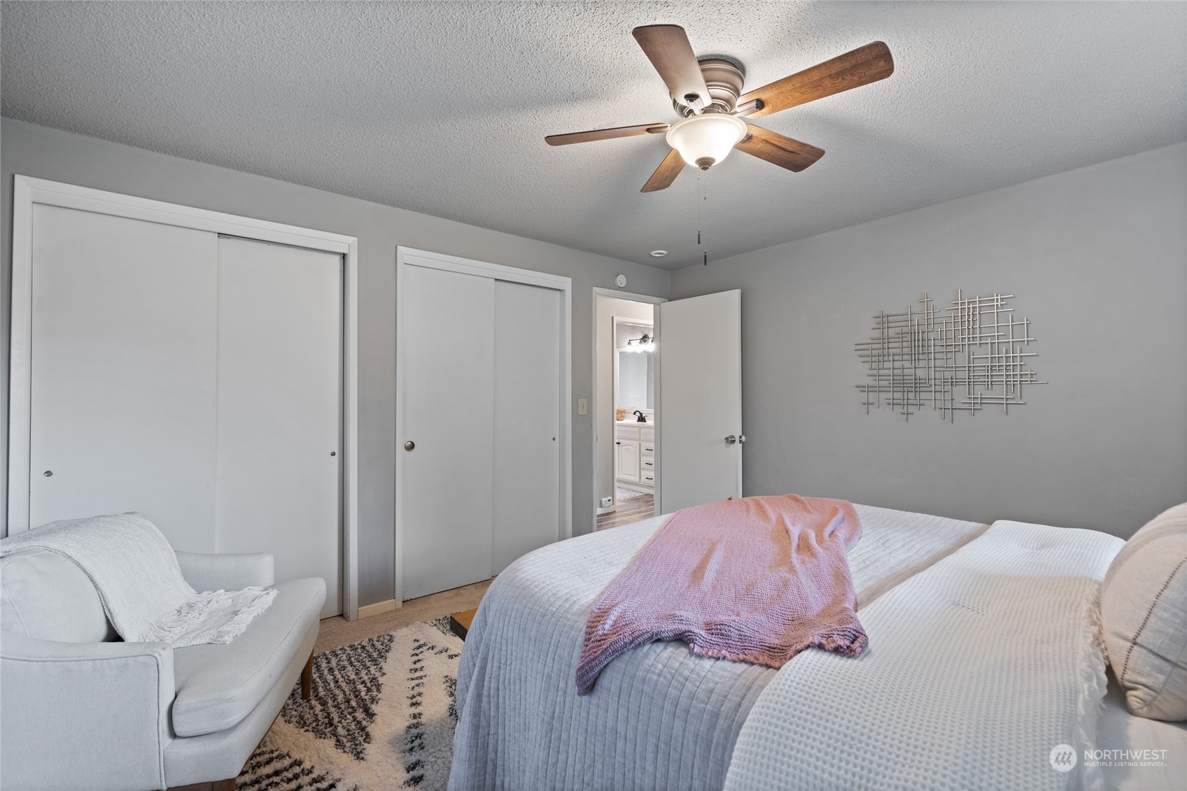 1823 N Vassault Street