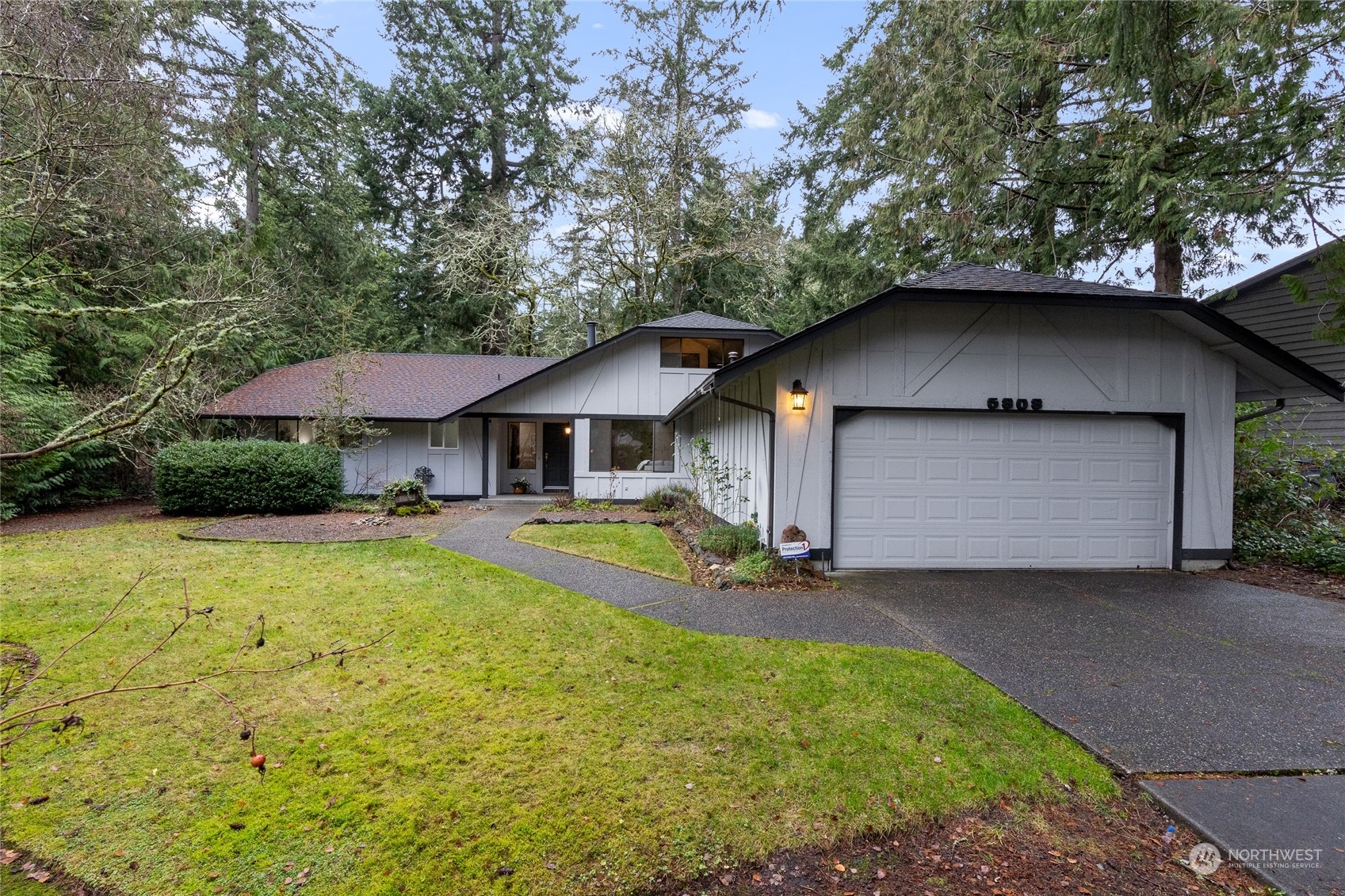 5808 Woodlake Drive W