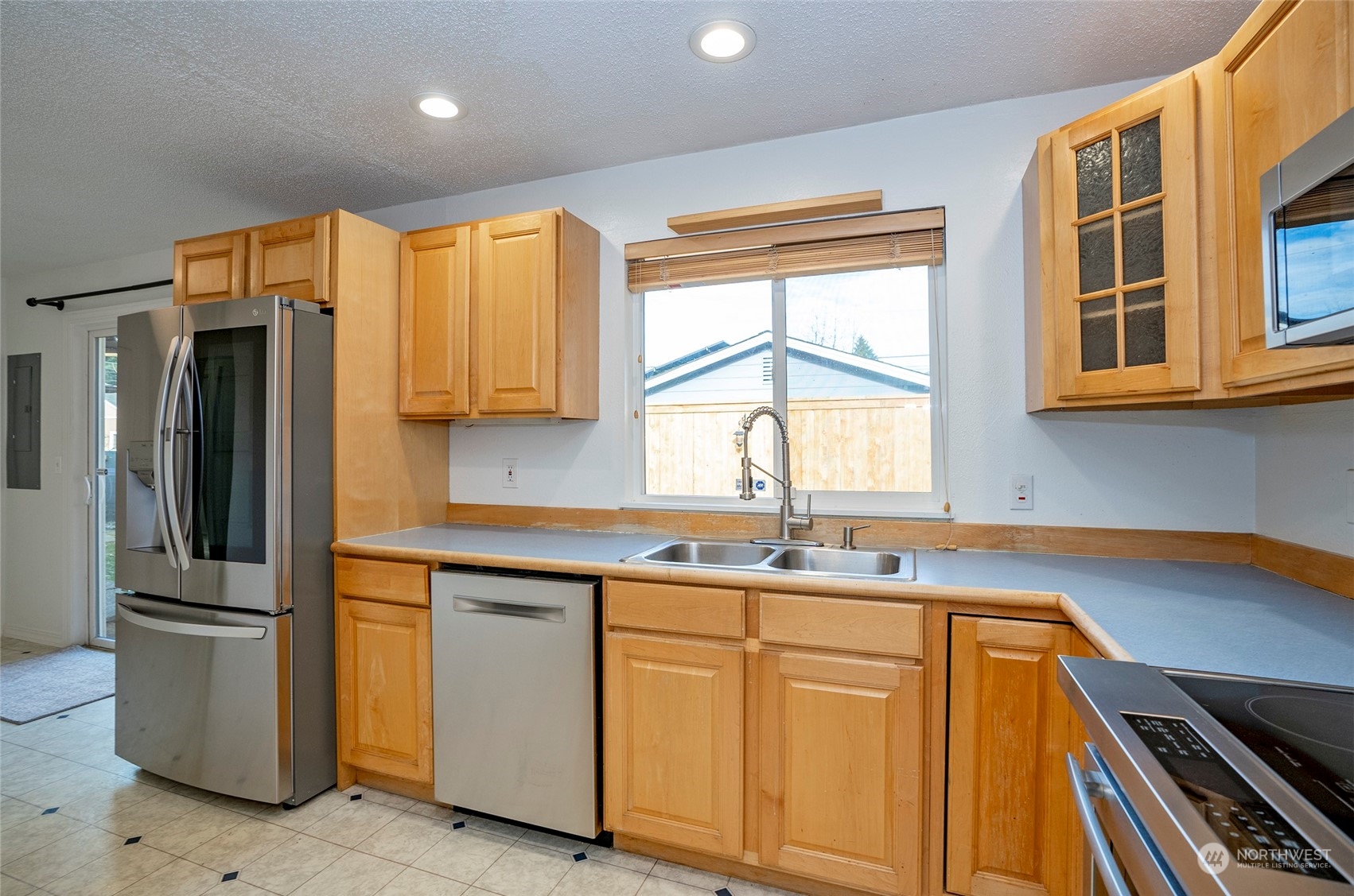 1229 E 67th Street