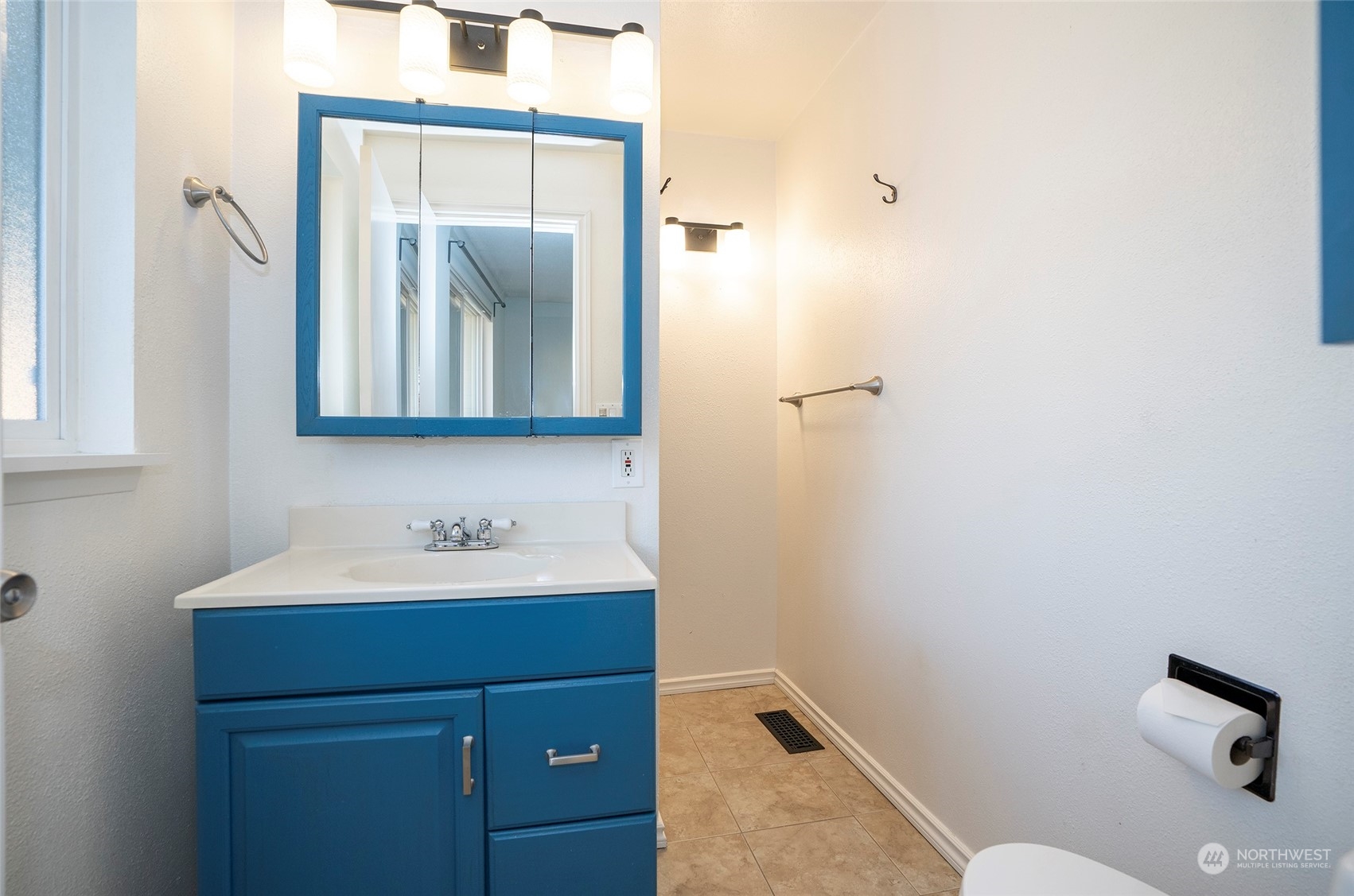 1229 E 67th Street