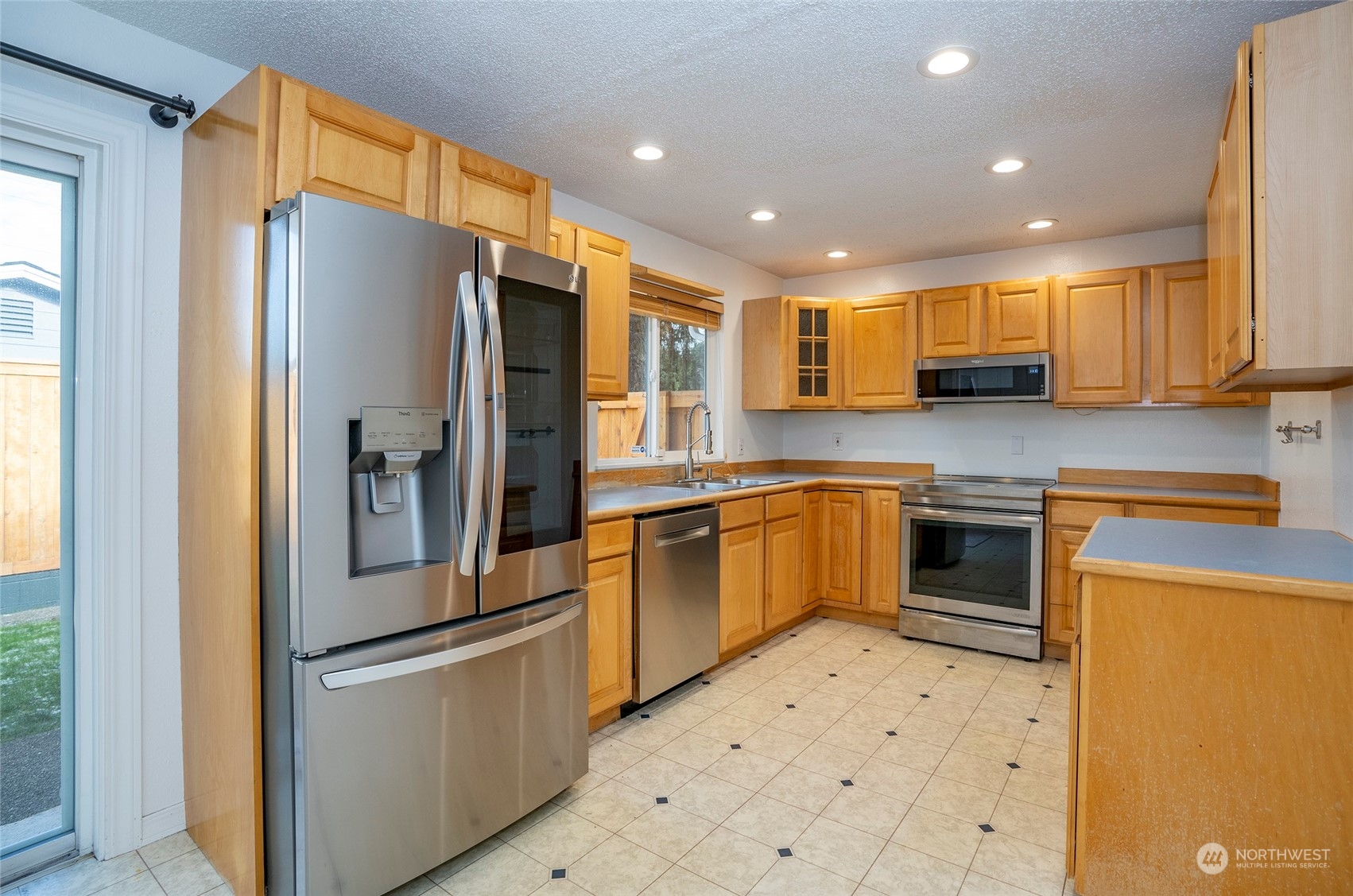 1229 E 67th Street