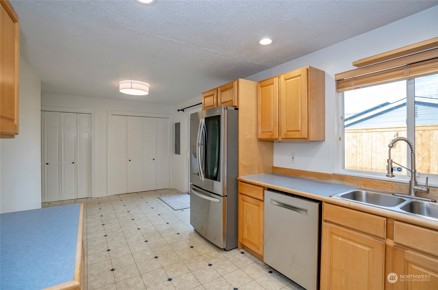 1229 E 67th Street