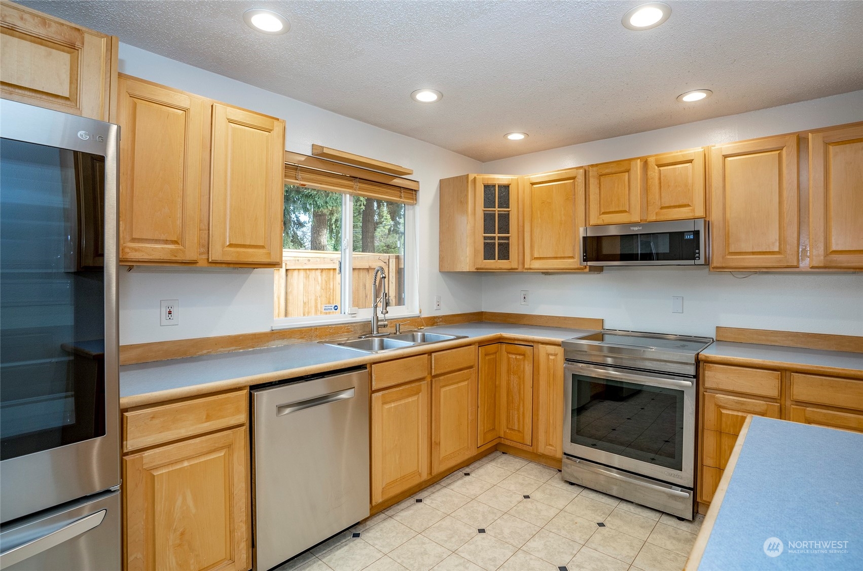 1229 E 67th Street