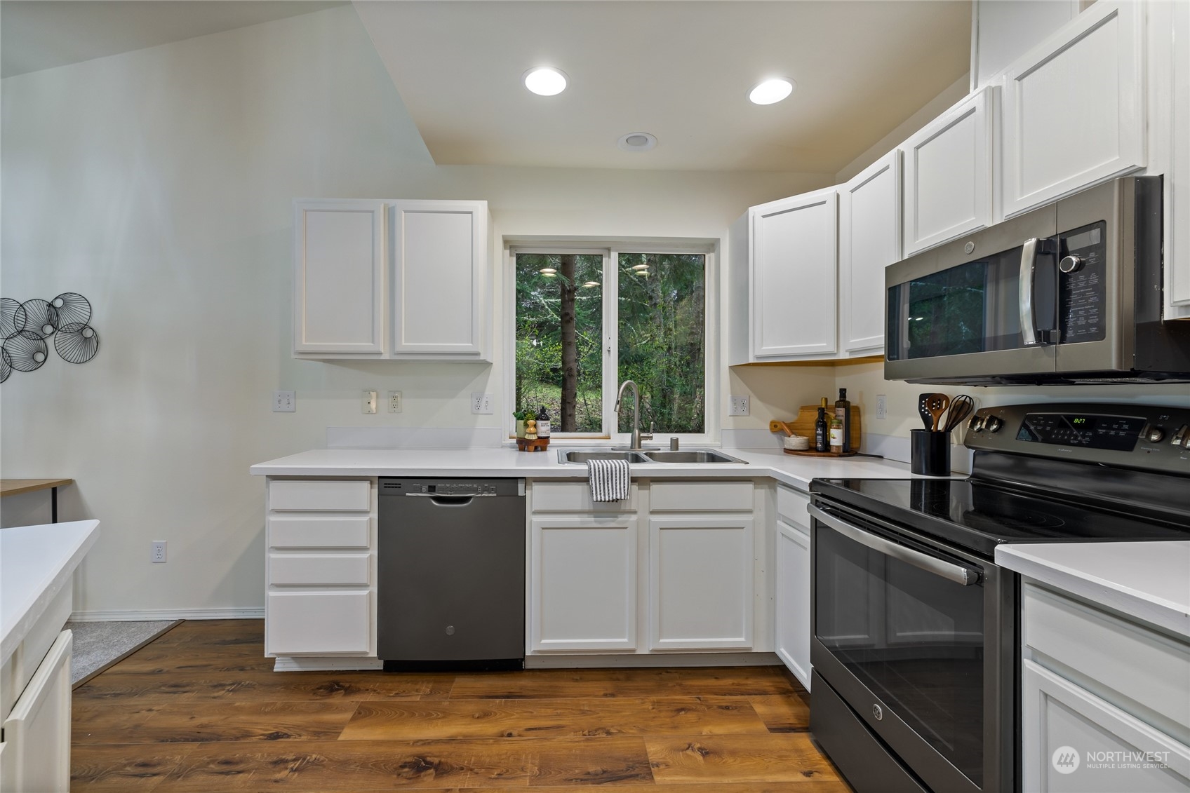 1166 Leschi Drive