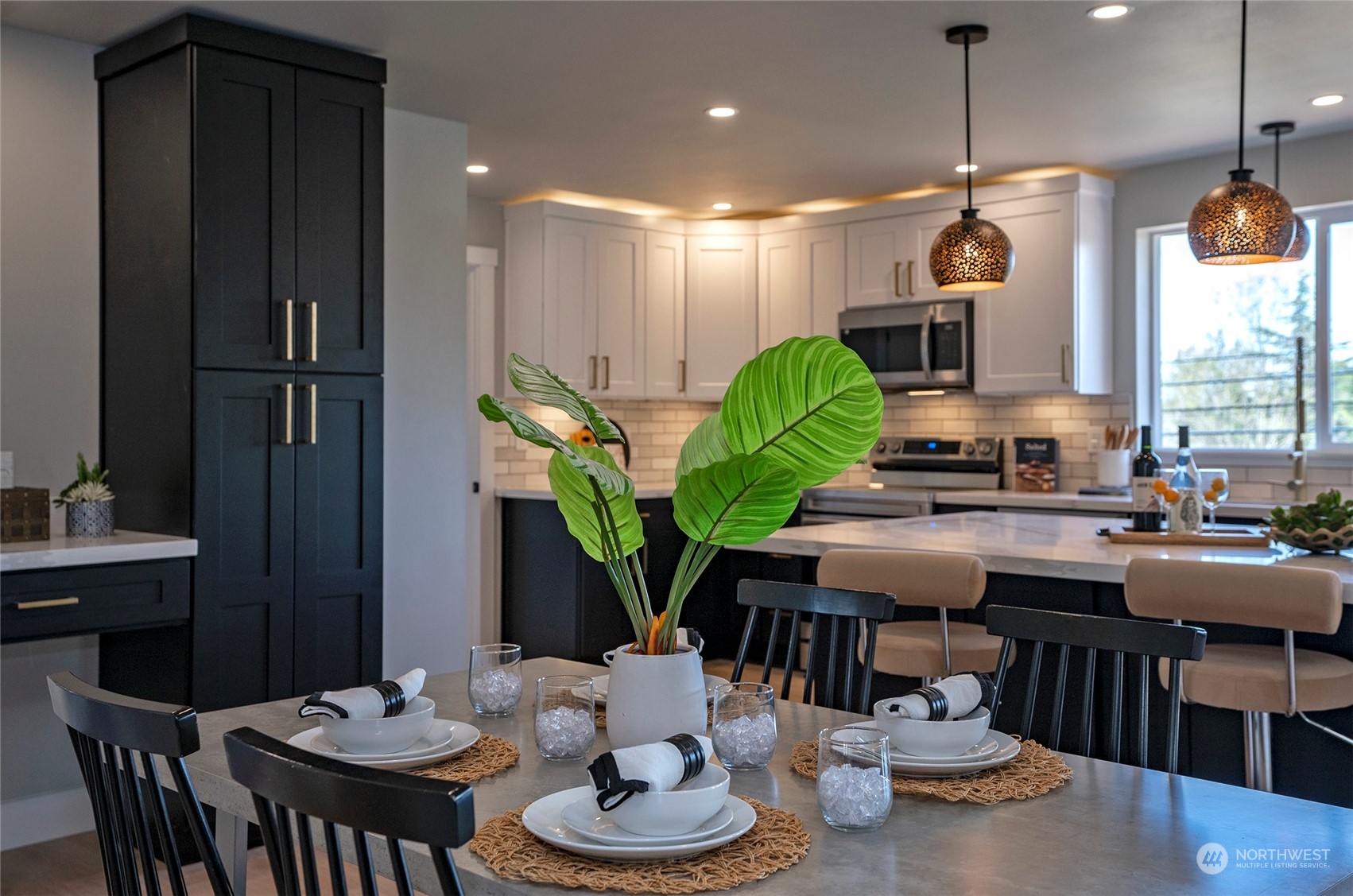 8914 Woodland Avenue E