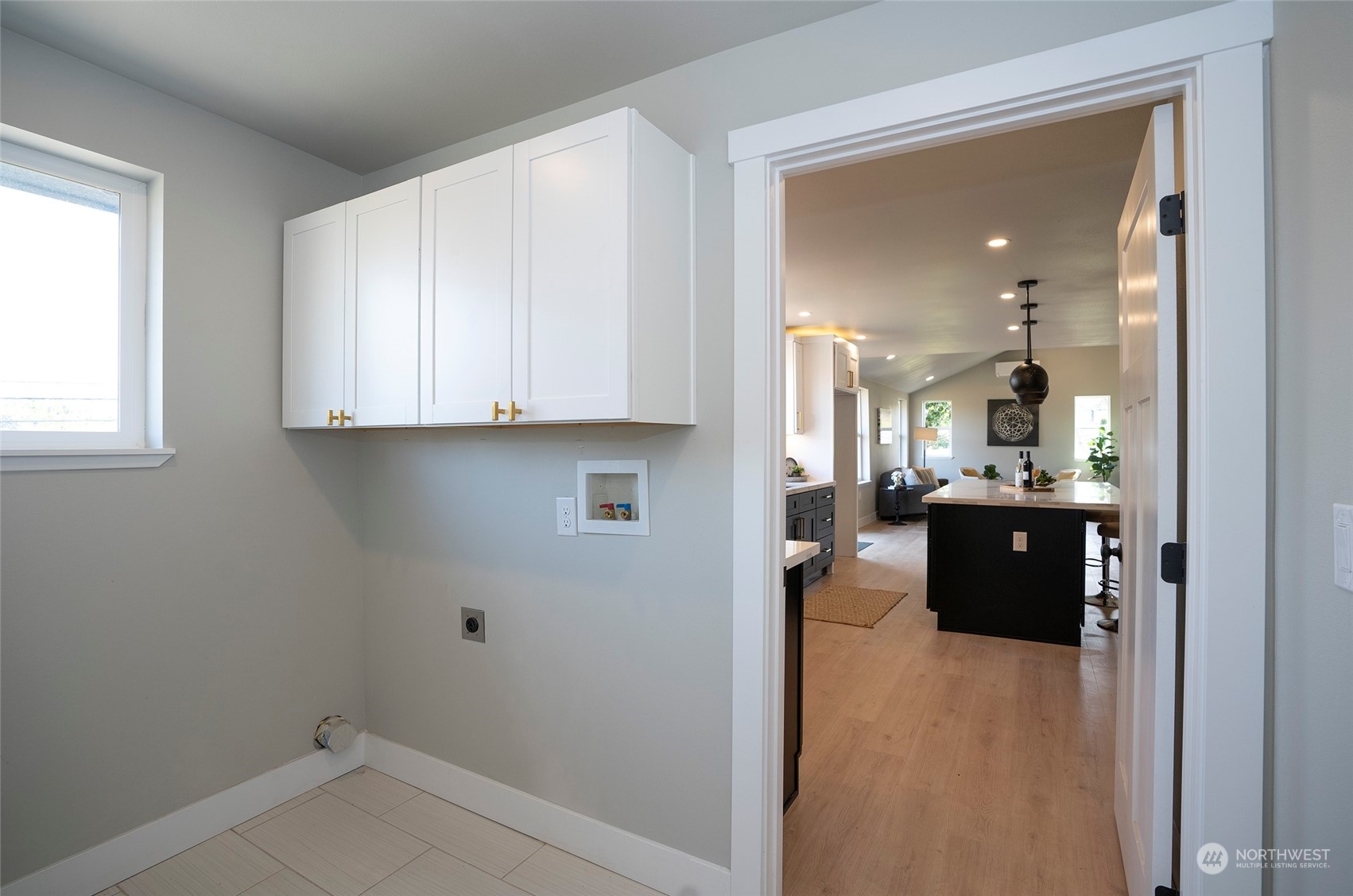 8914 Woodland Avenue E