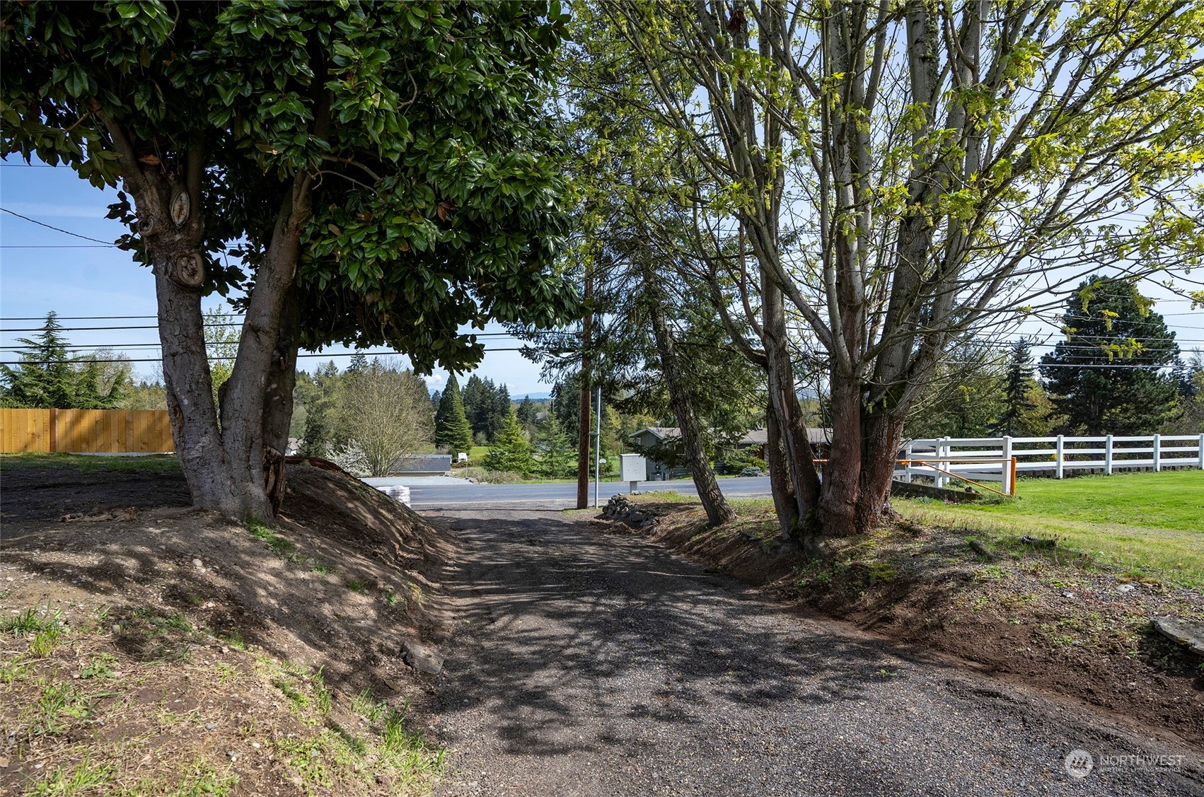 8914 Woodland Avenue E