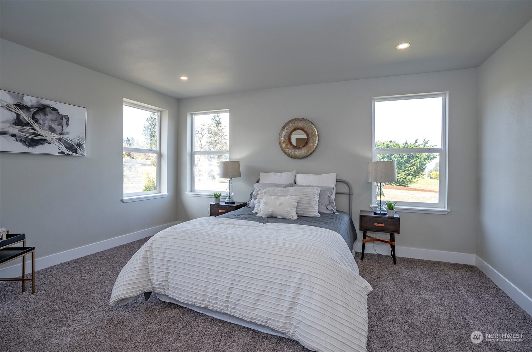 8914 Woodland Avenue E